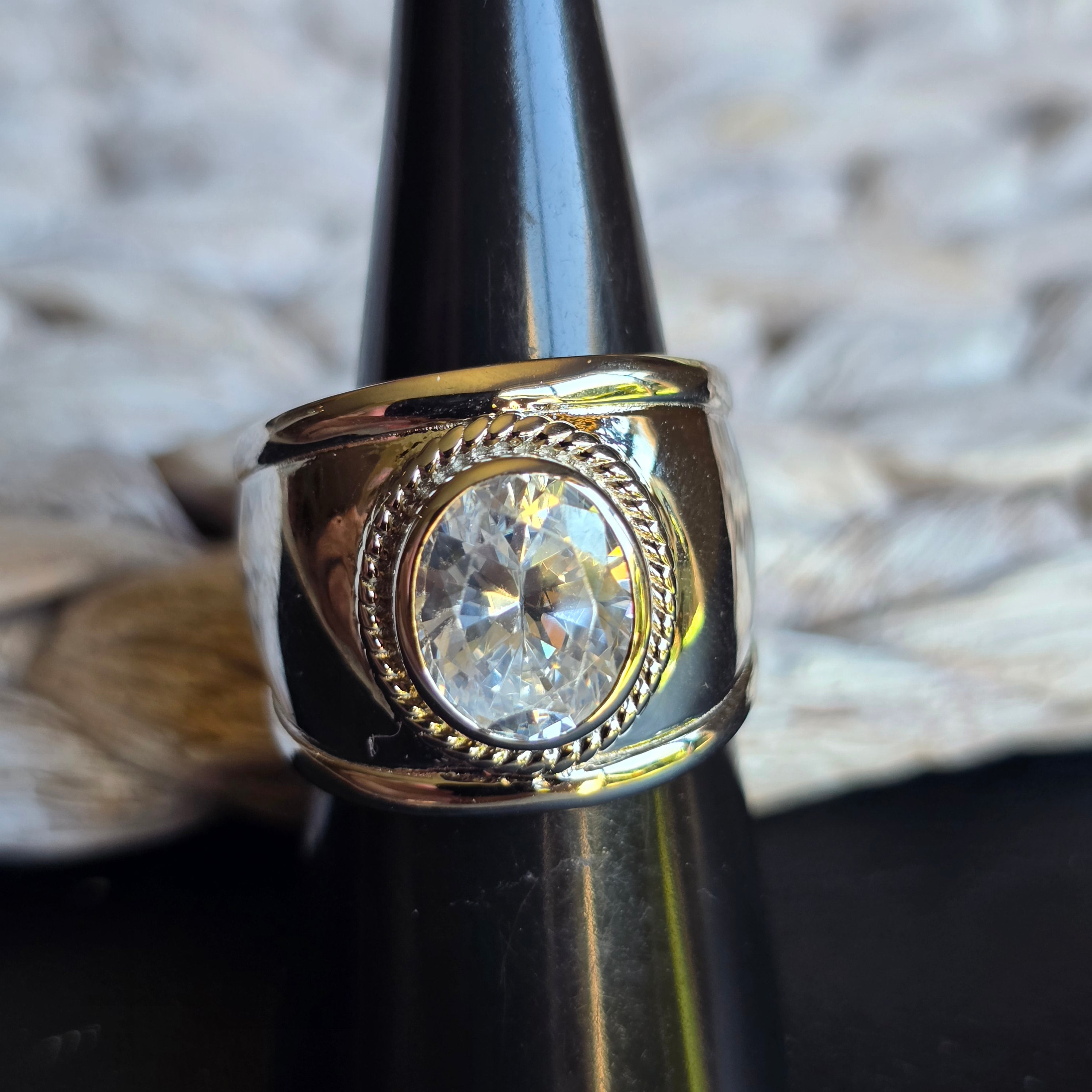 Oval Cz ring
