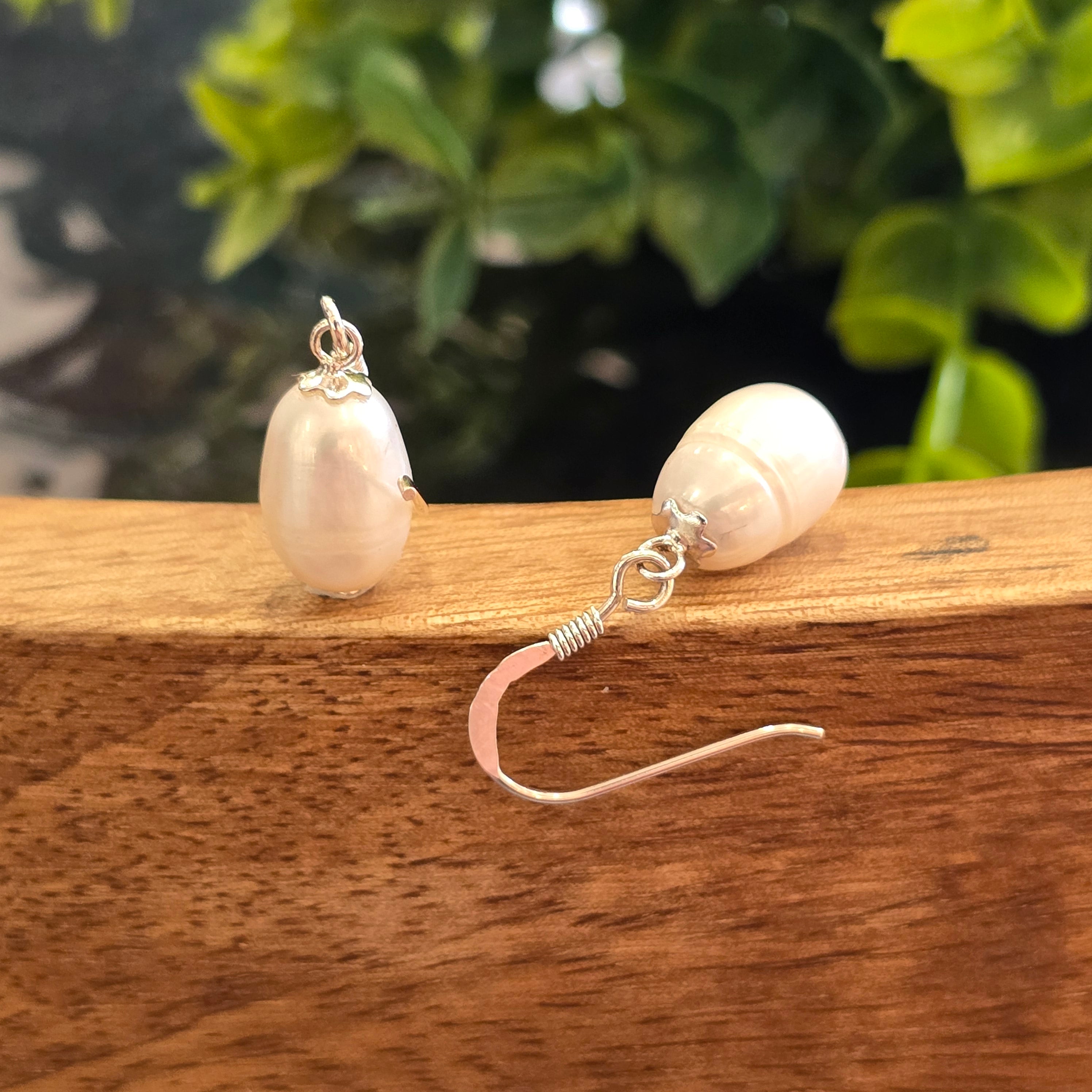 30mm Oval Dangling Pearl