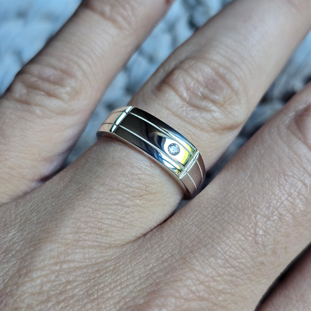Single Cz ring