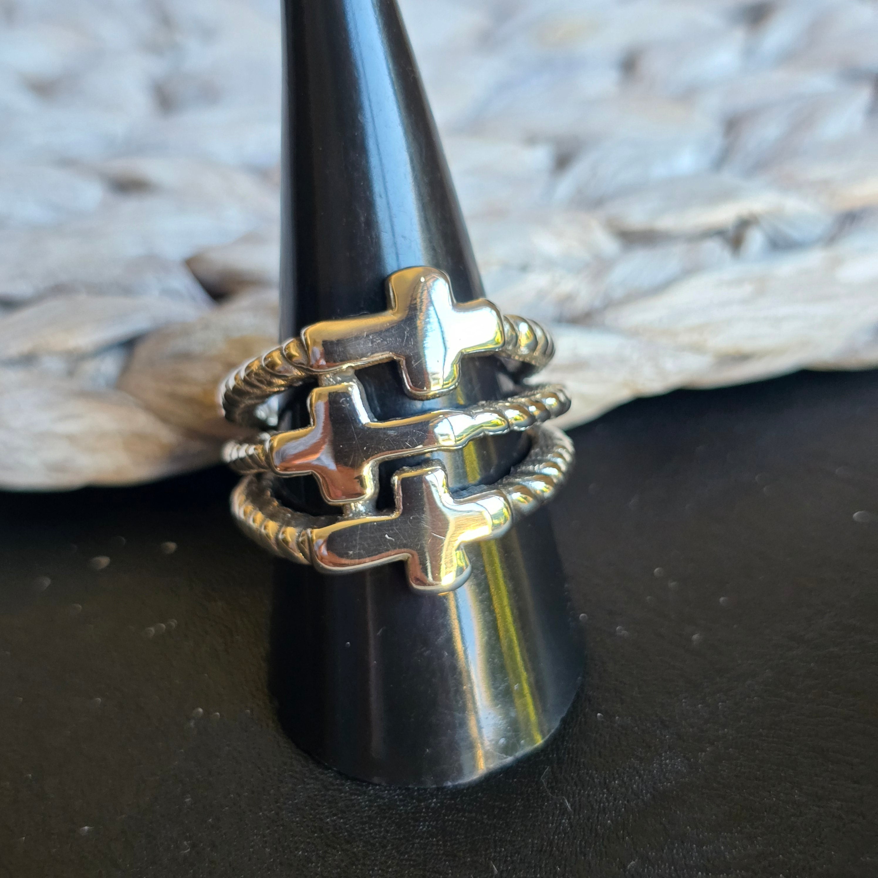 3 Cross ring