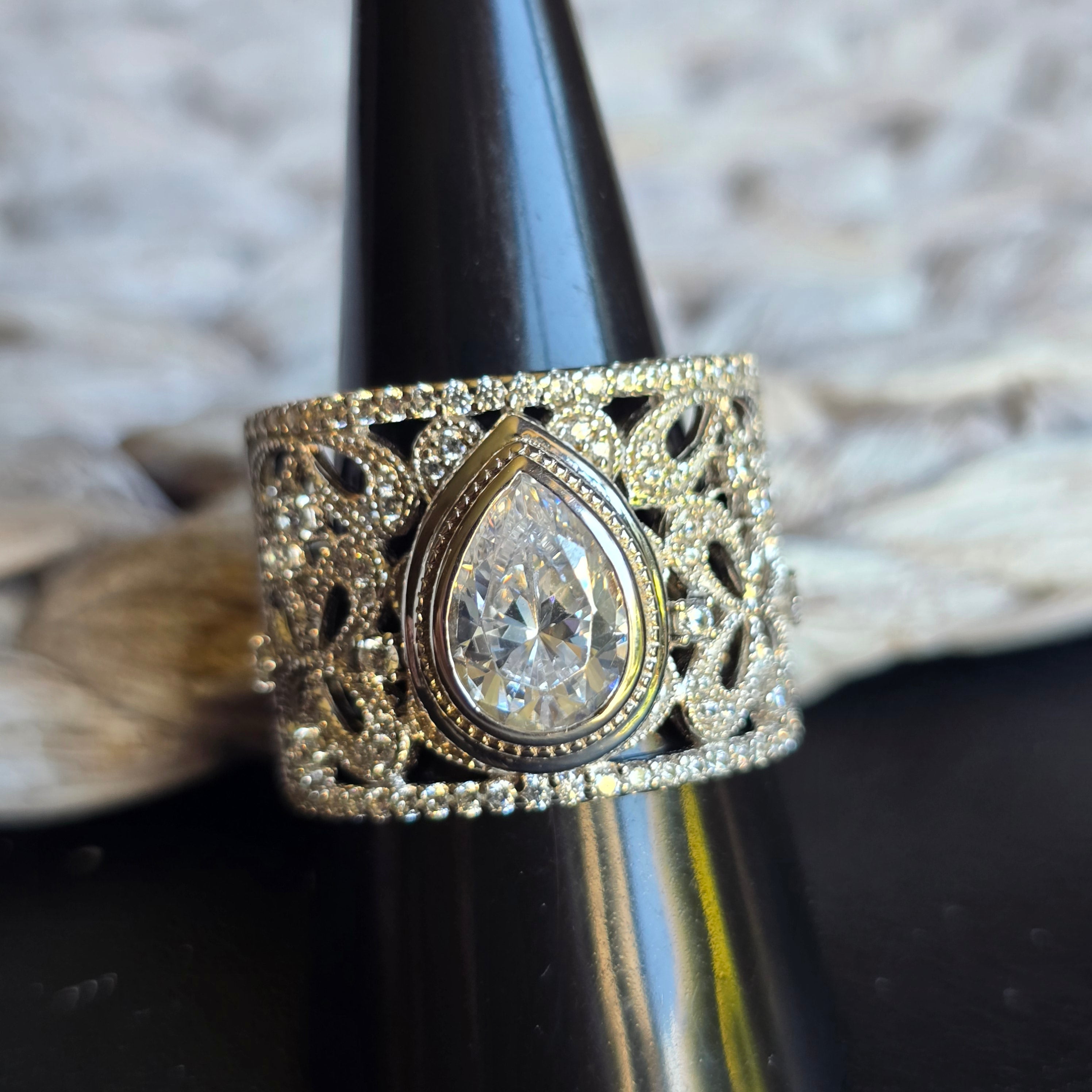 Teardrop Vintage ring