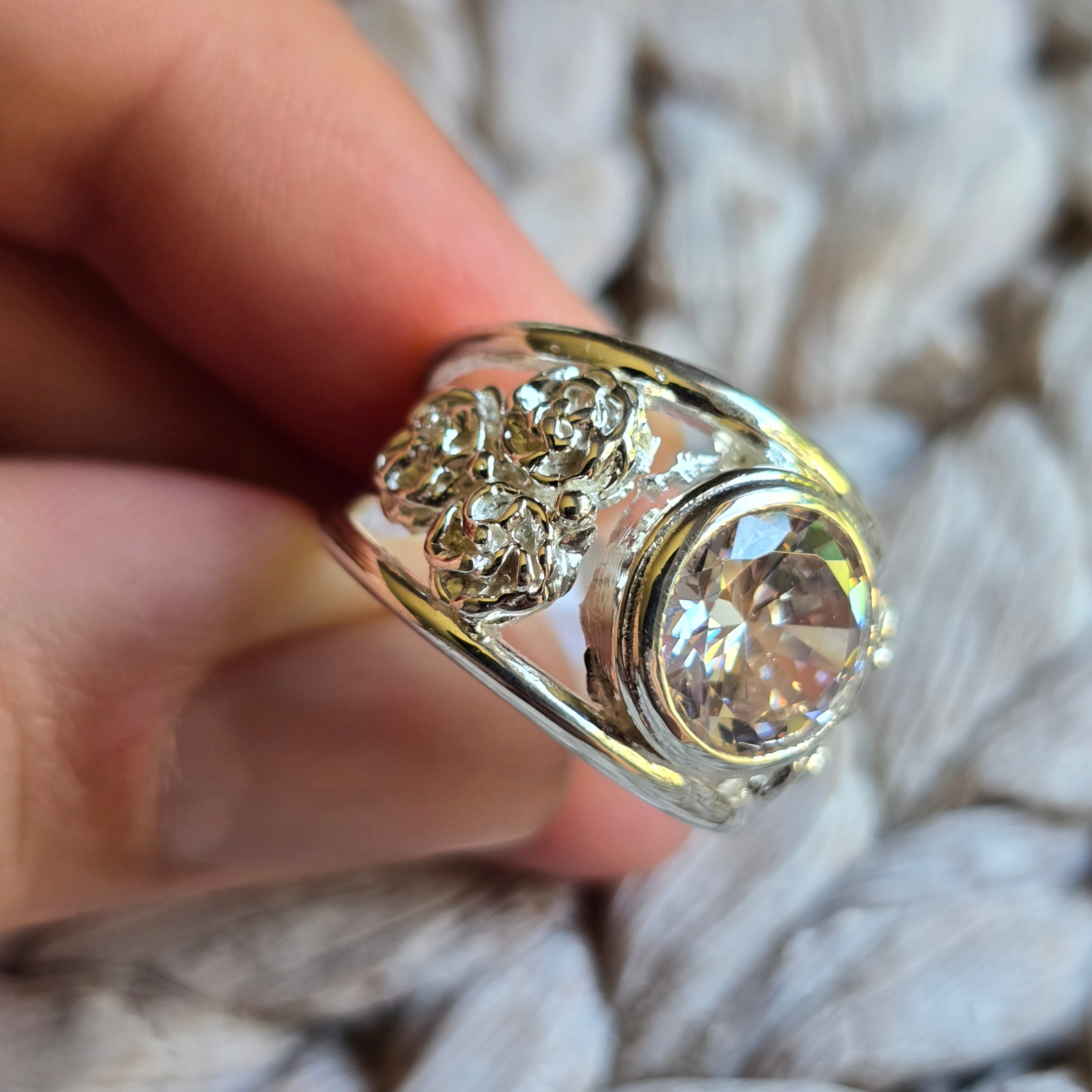Round Enclosed Rose ring