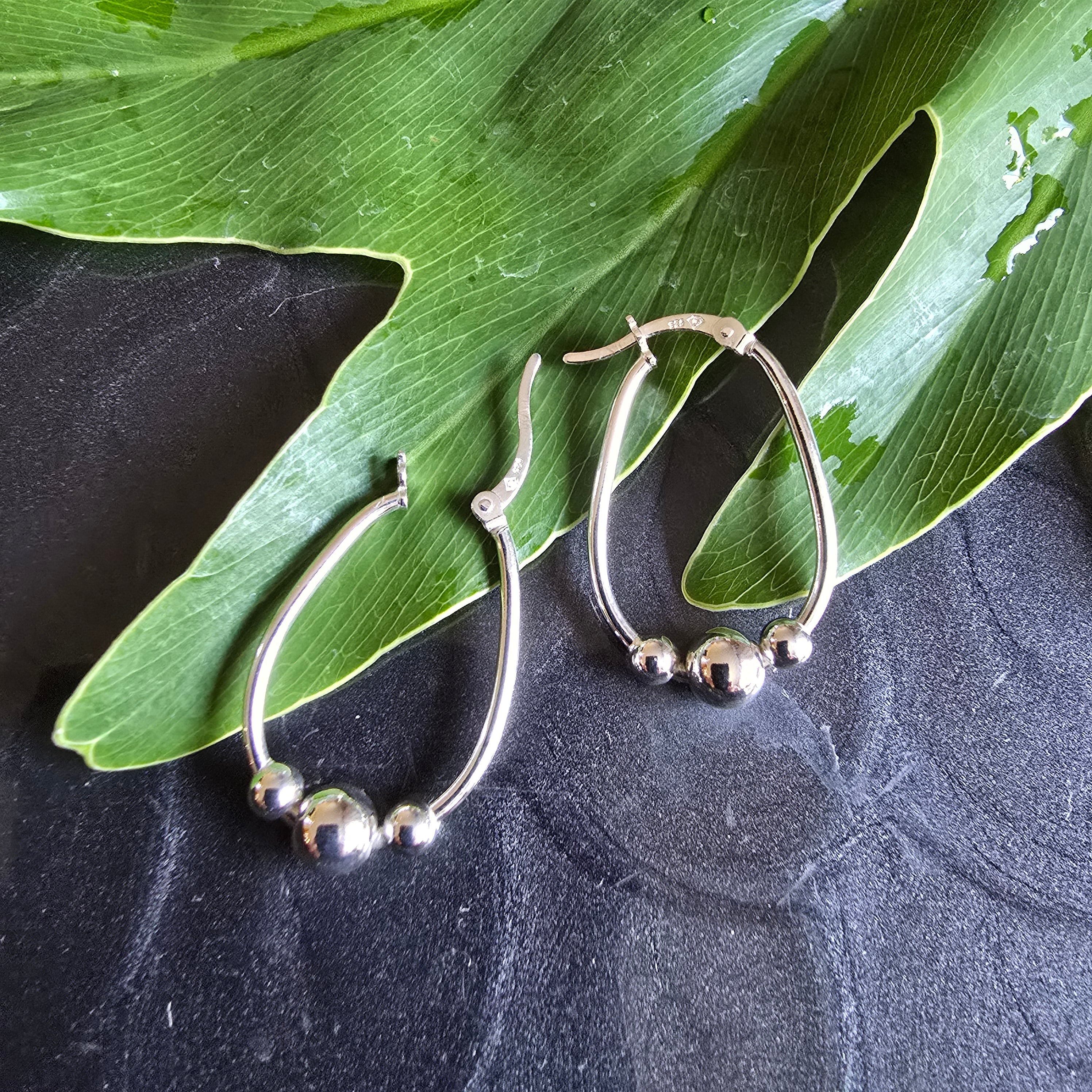 30mm Oval Hoop with Balls