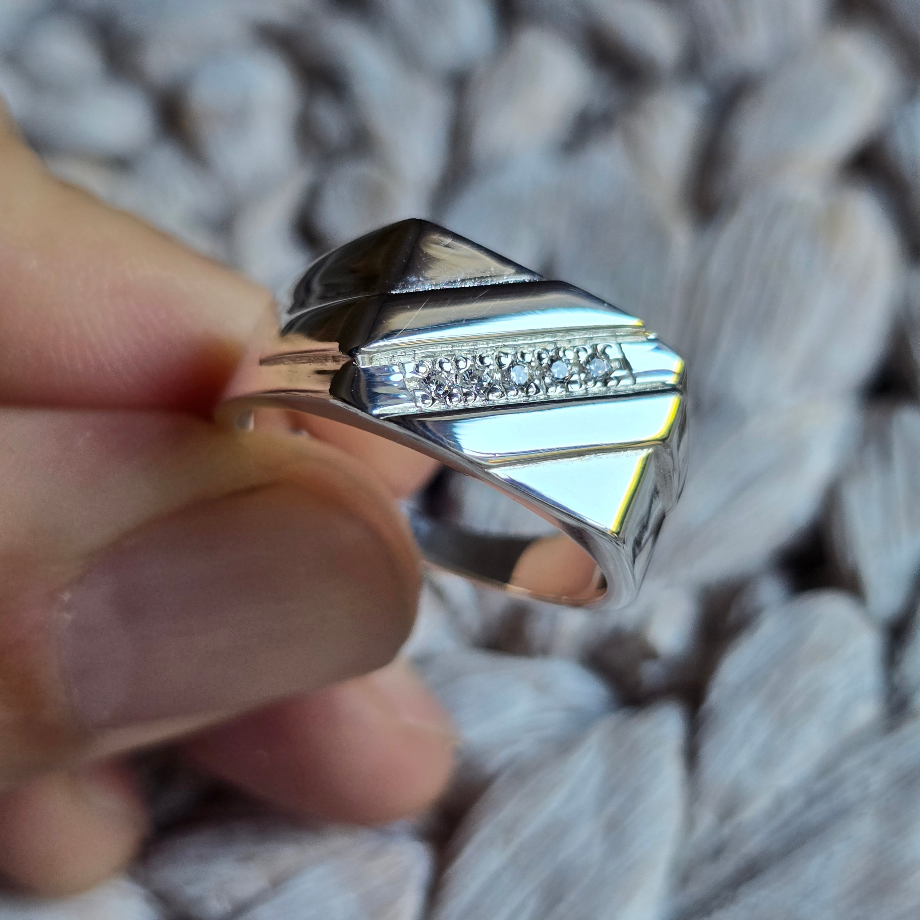 Flat Cz ring