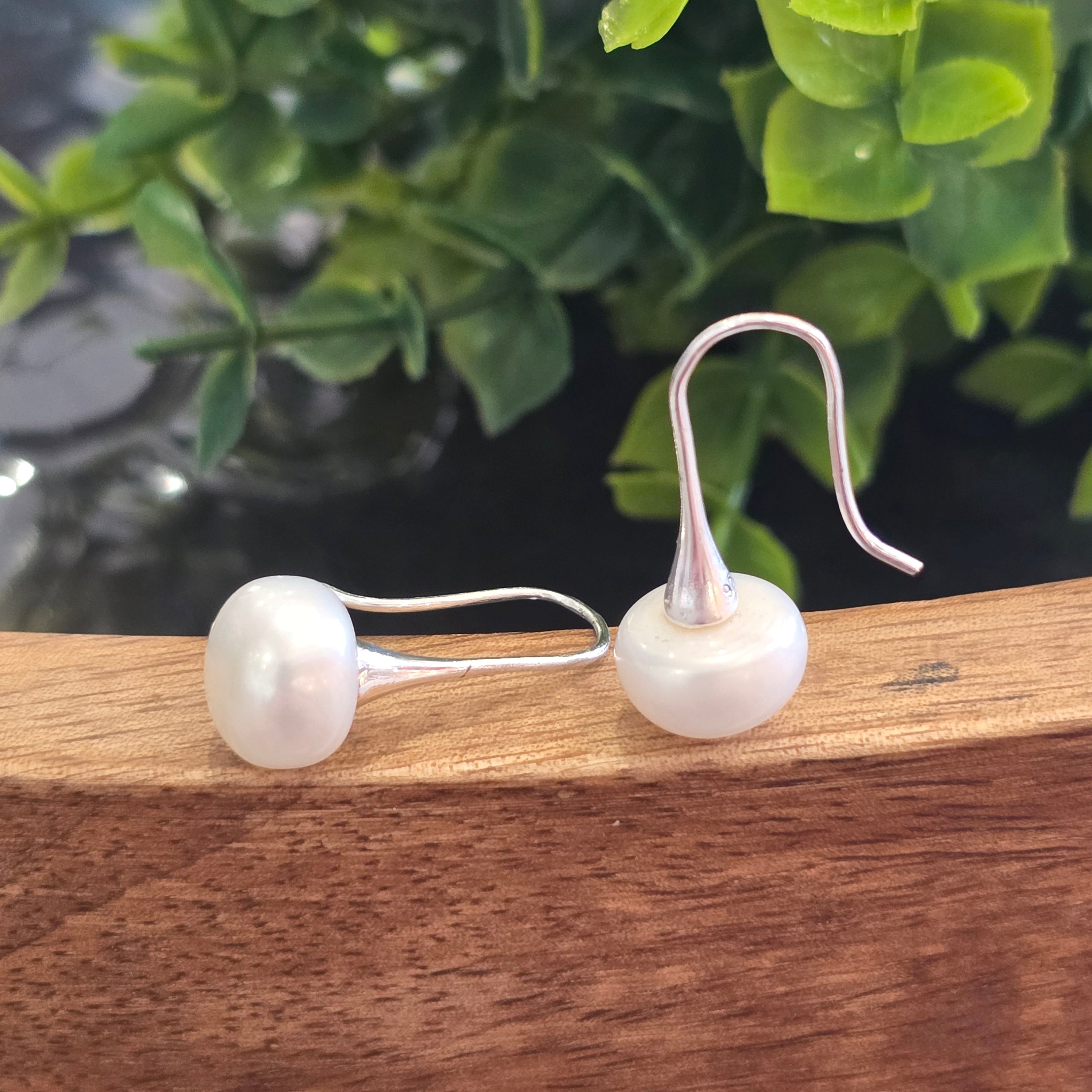 26mm Hook Drop Pearl