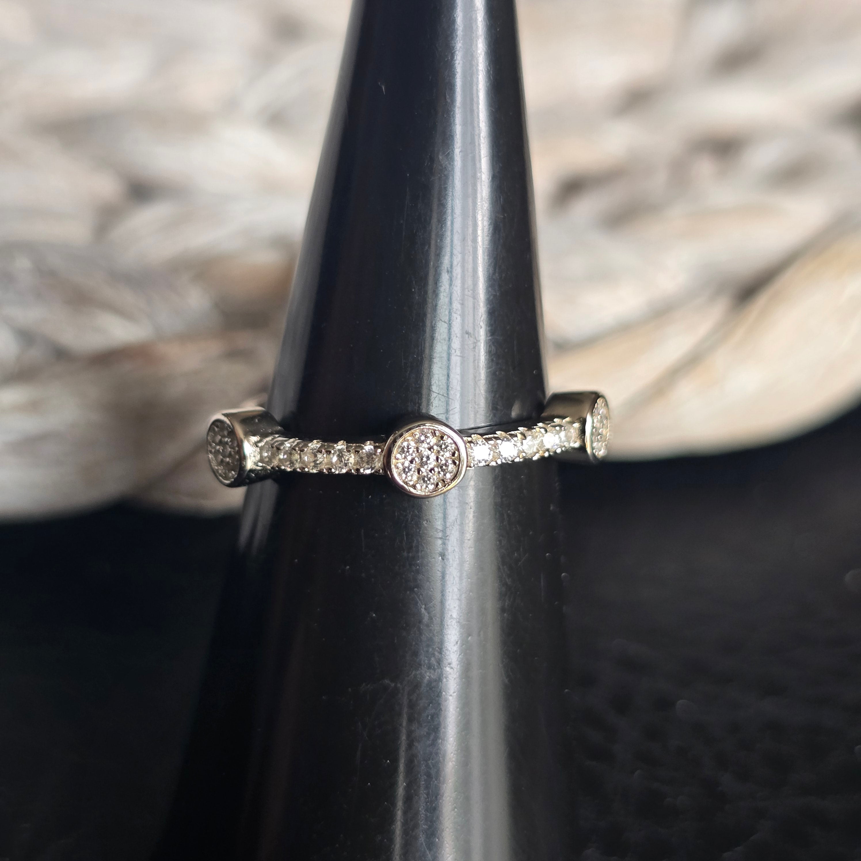Round Cz ring