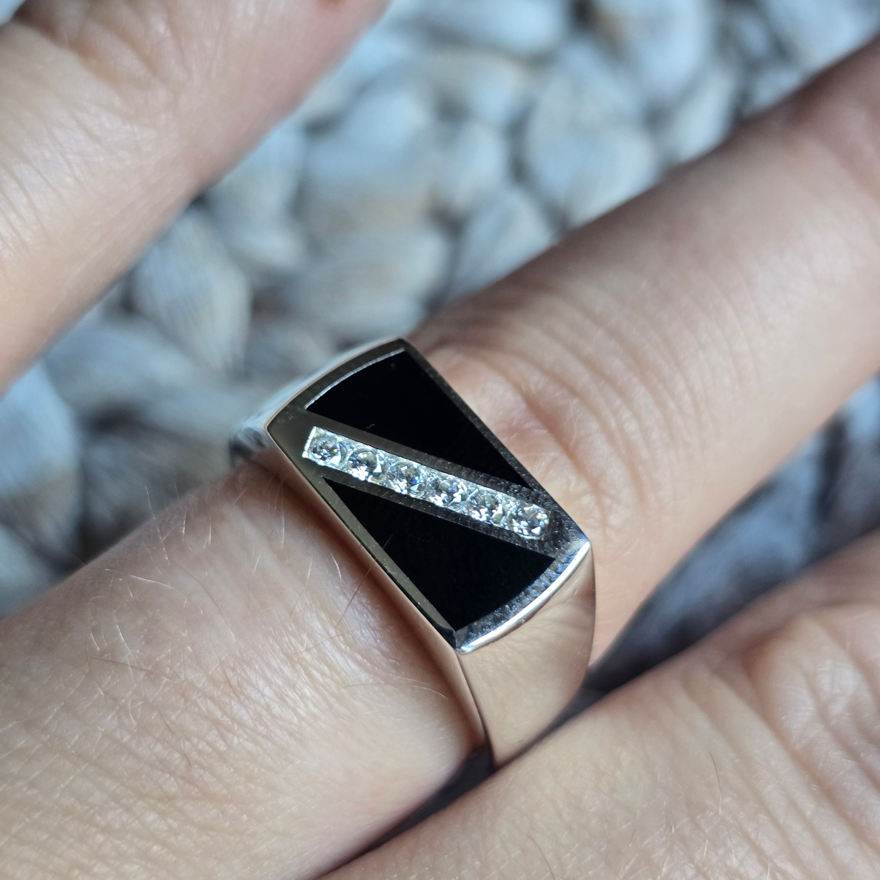 Black Enamel Cz Flat rinh