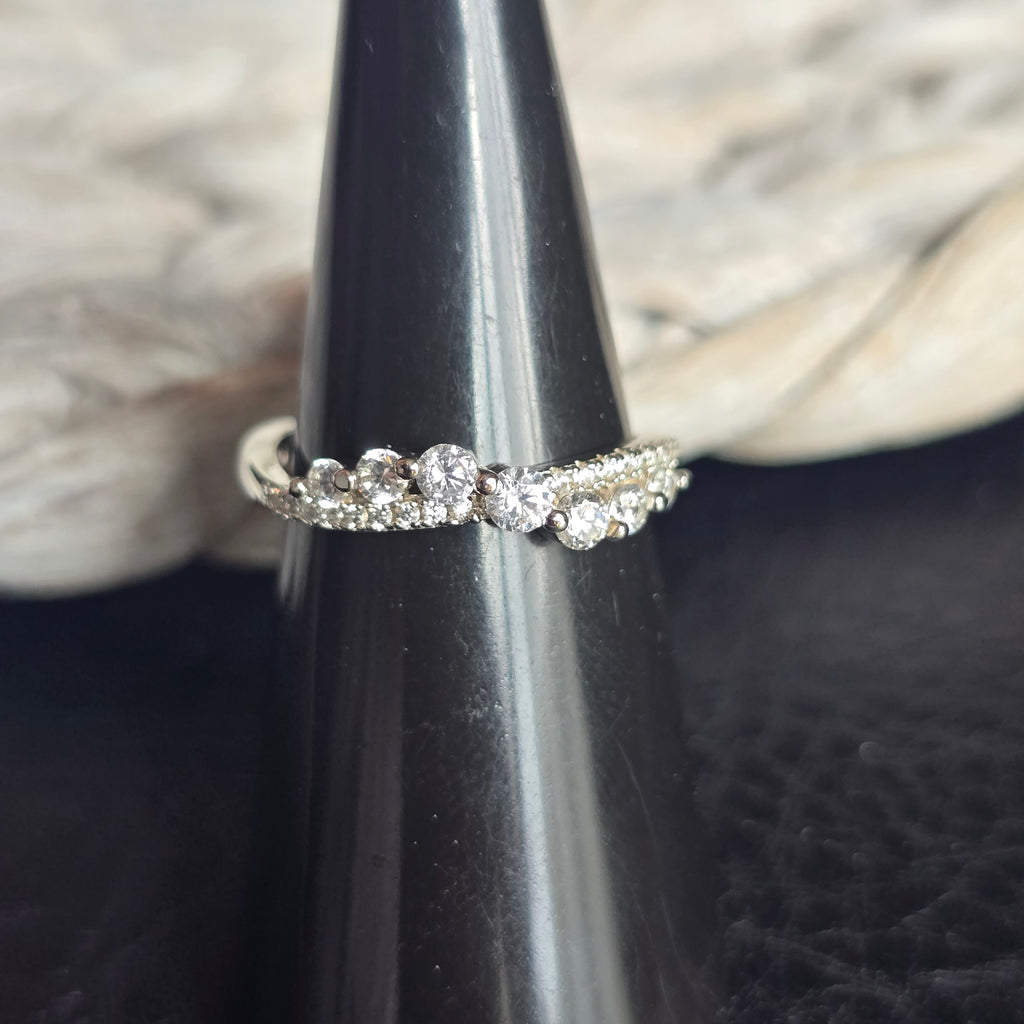 Waived Round Cz ring