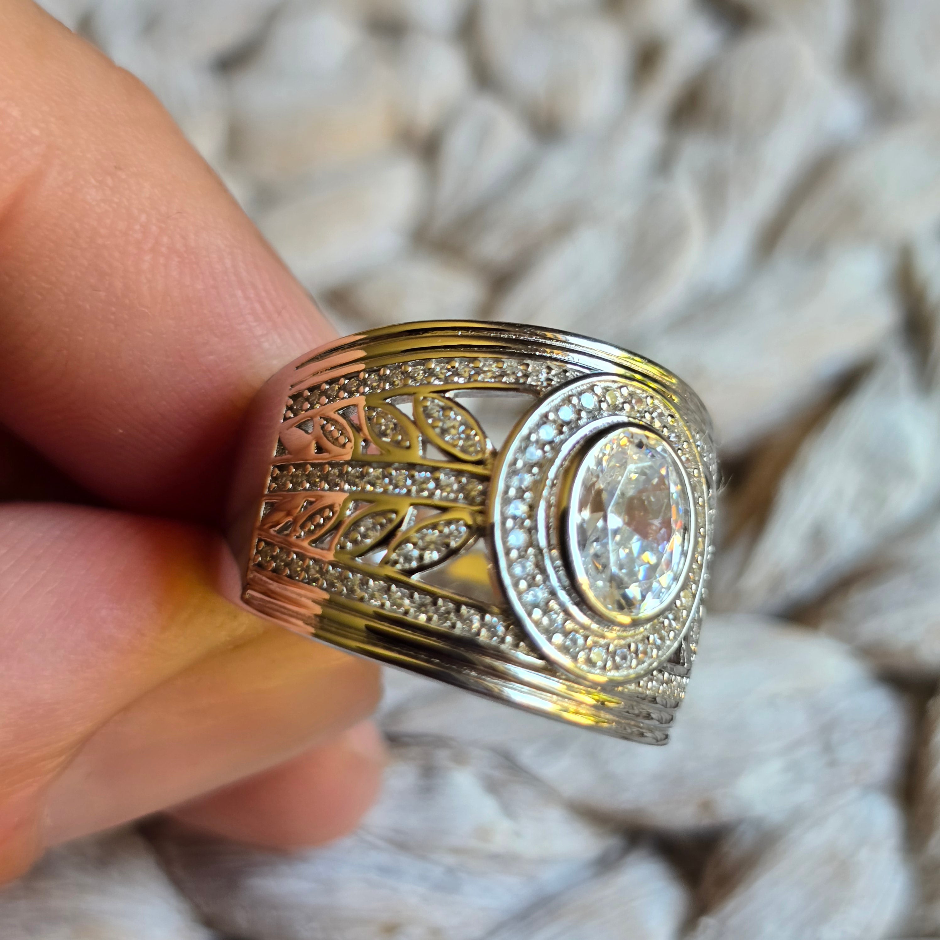 Oval Halo Cz ring