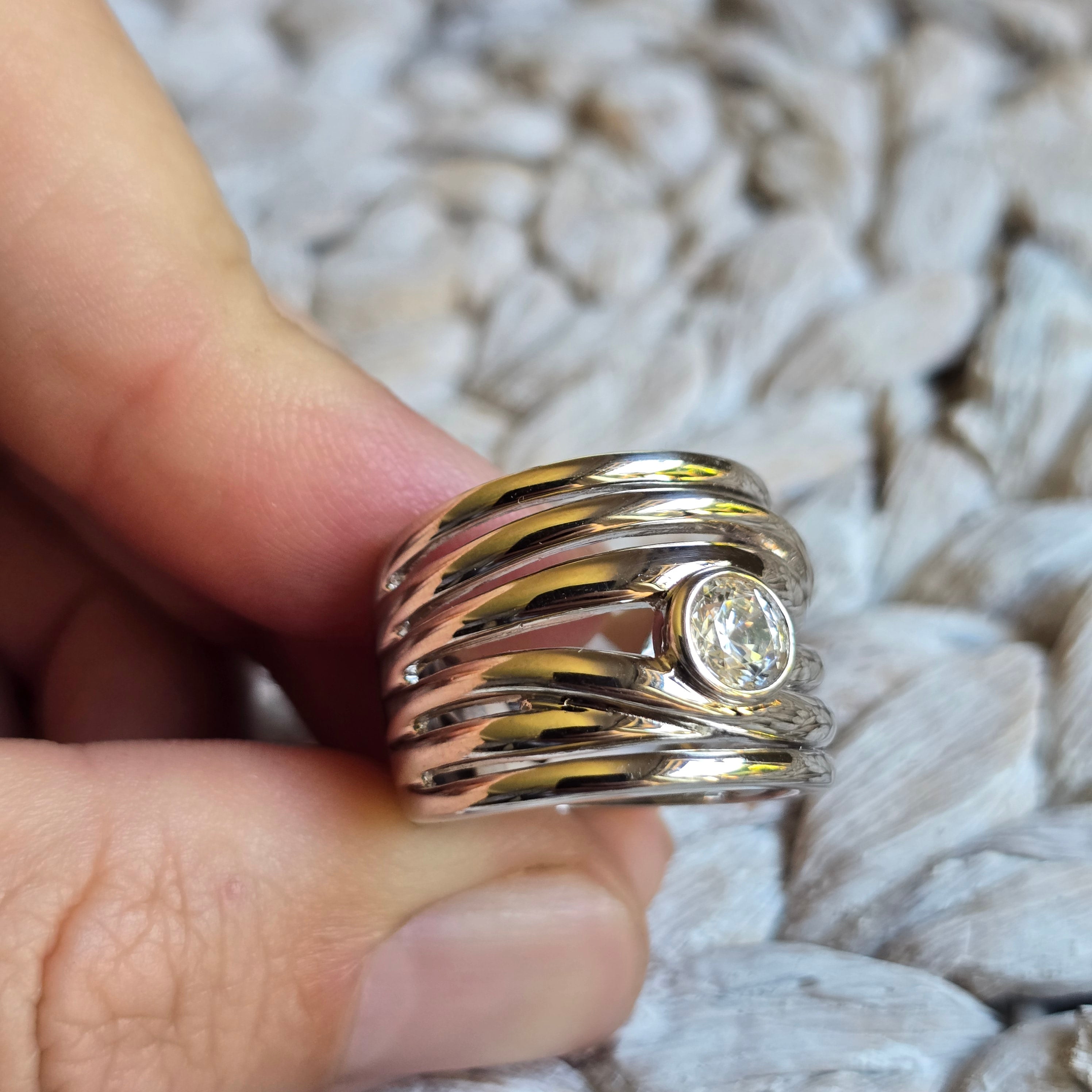 Round Cz ring