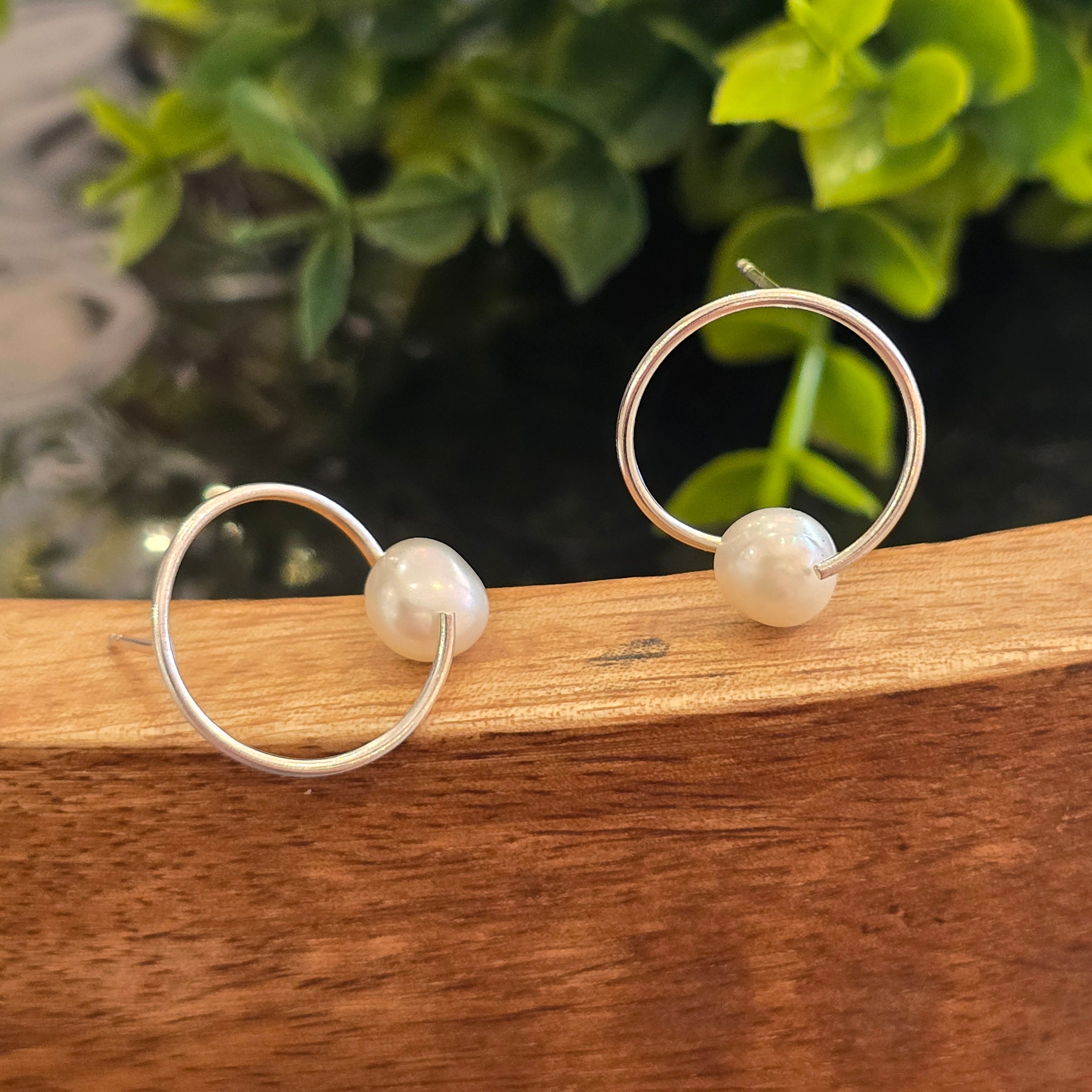 20mm Pearl Circle Stud