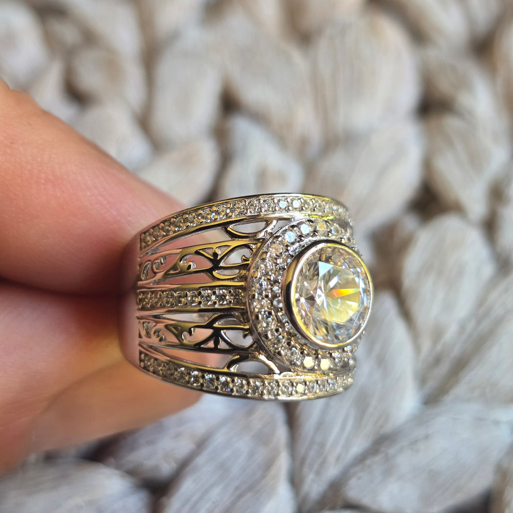 Round Halo Cz