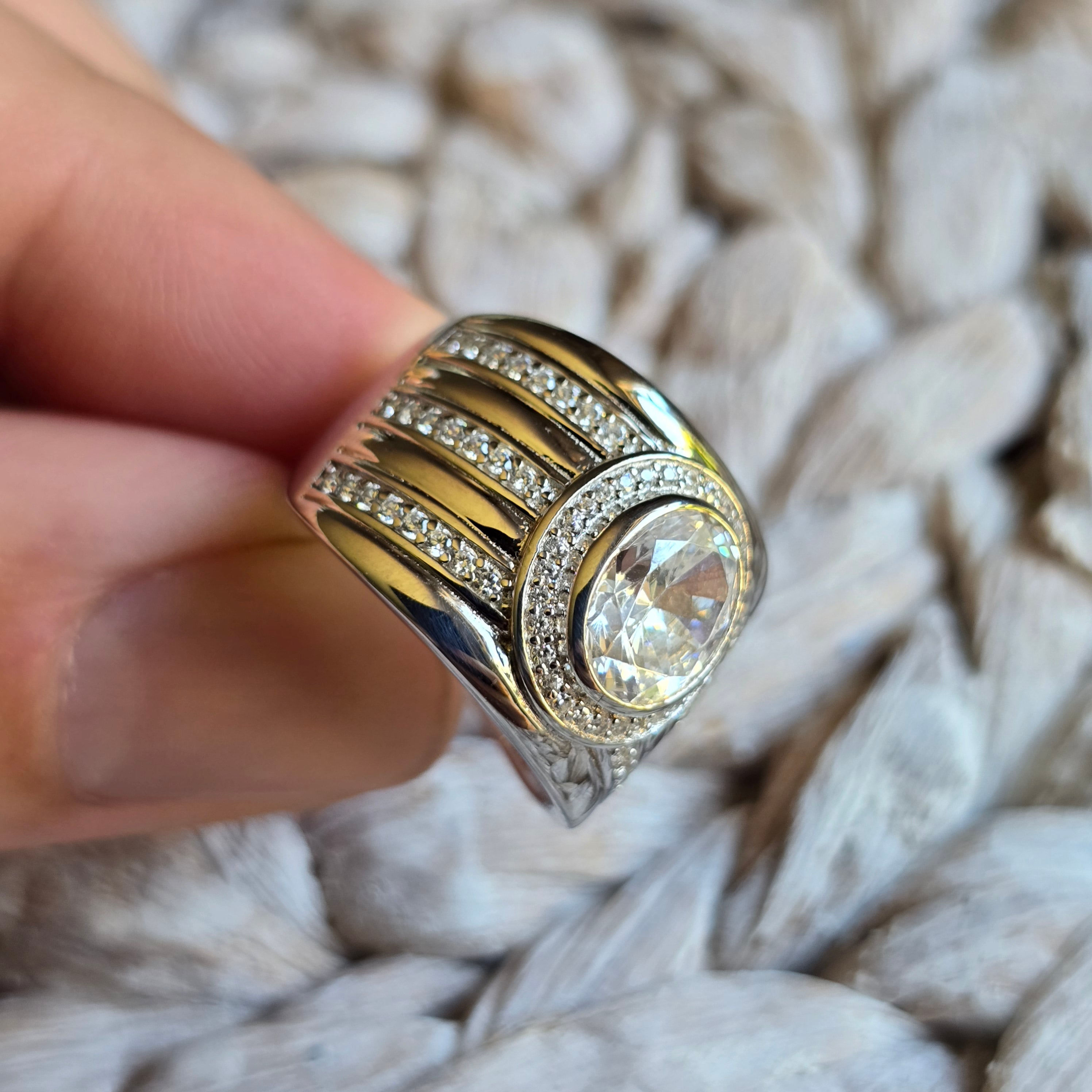 Oval Halo Cz ring