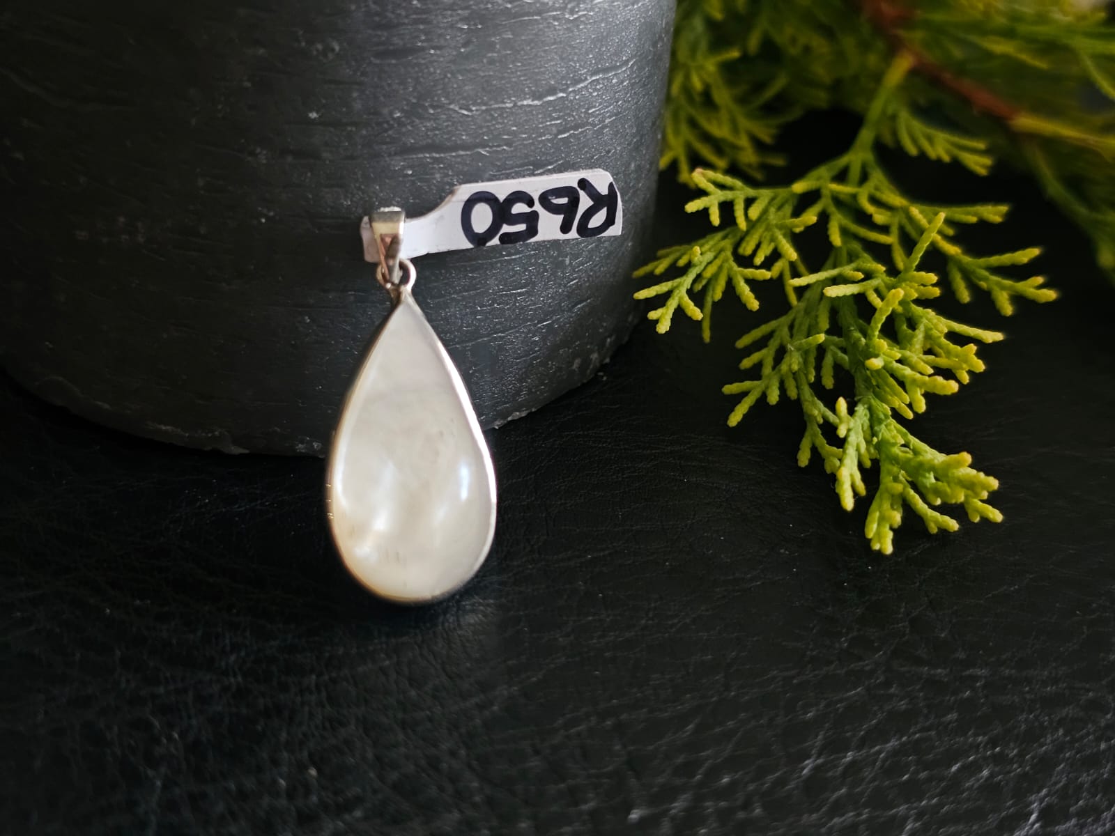 30x15mm Reversible Mother of Pearl Teardrop