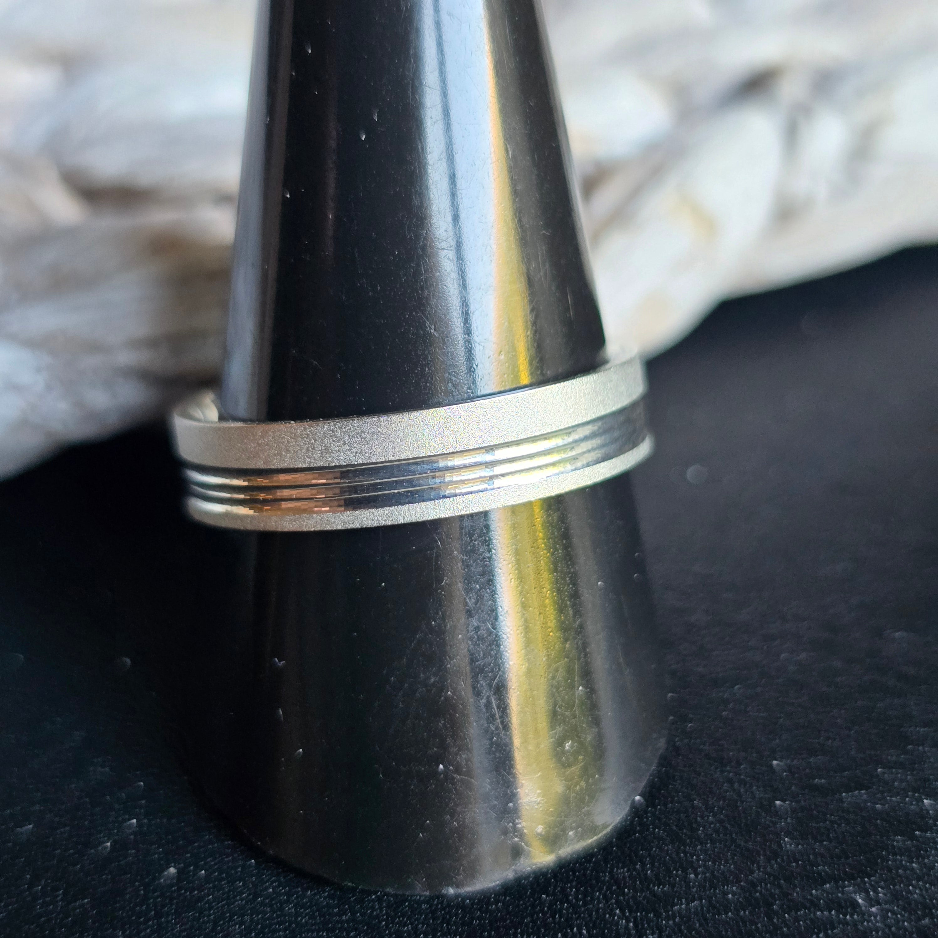 Brushed Grooved ring