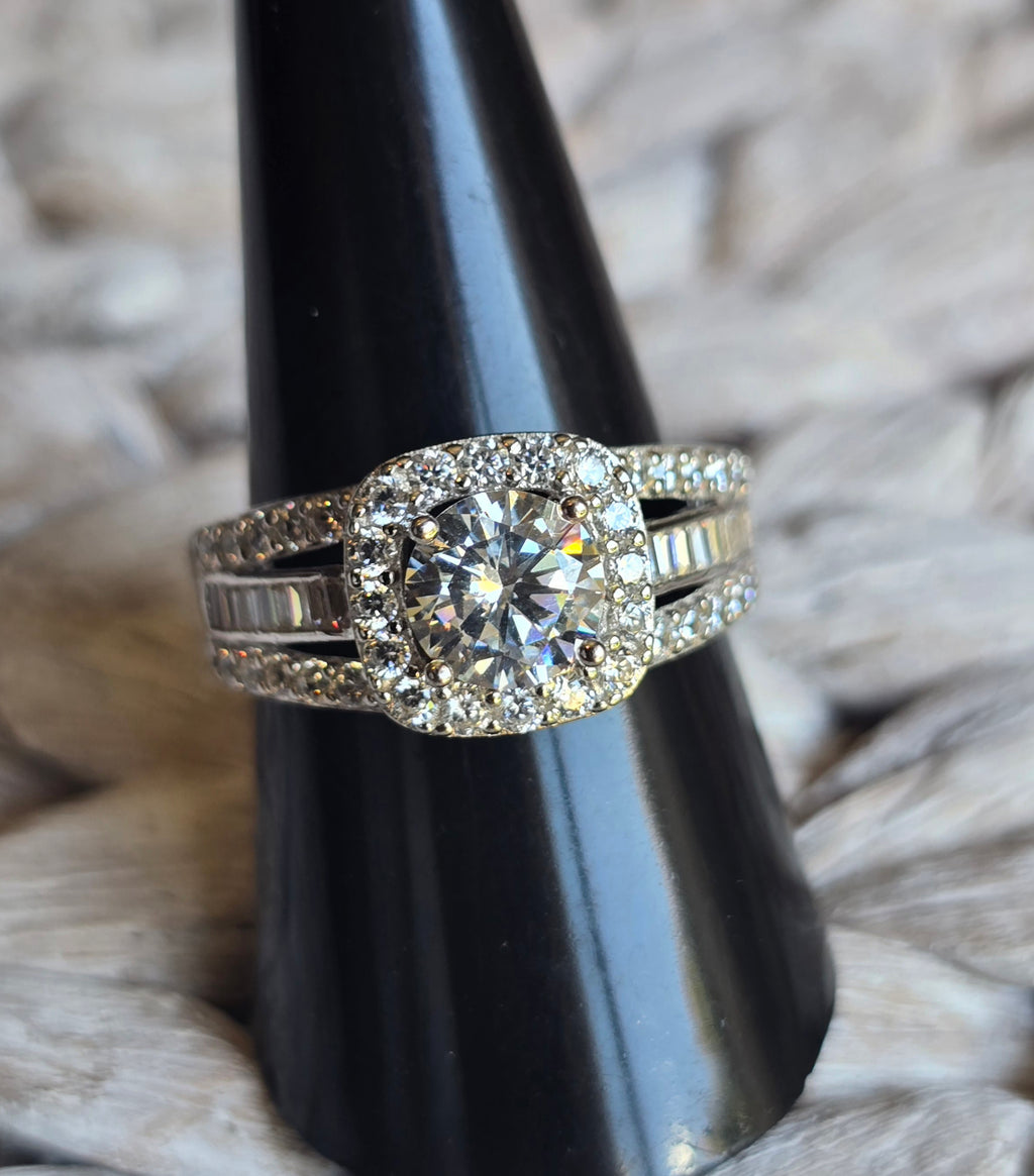 Round Cz Square Halo ring