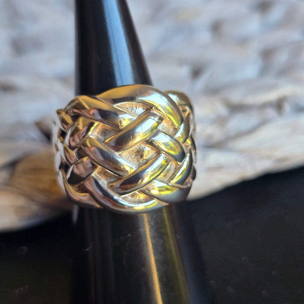 Waived ring