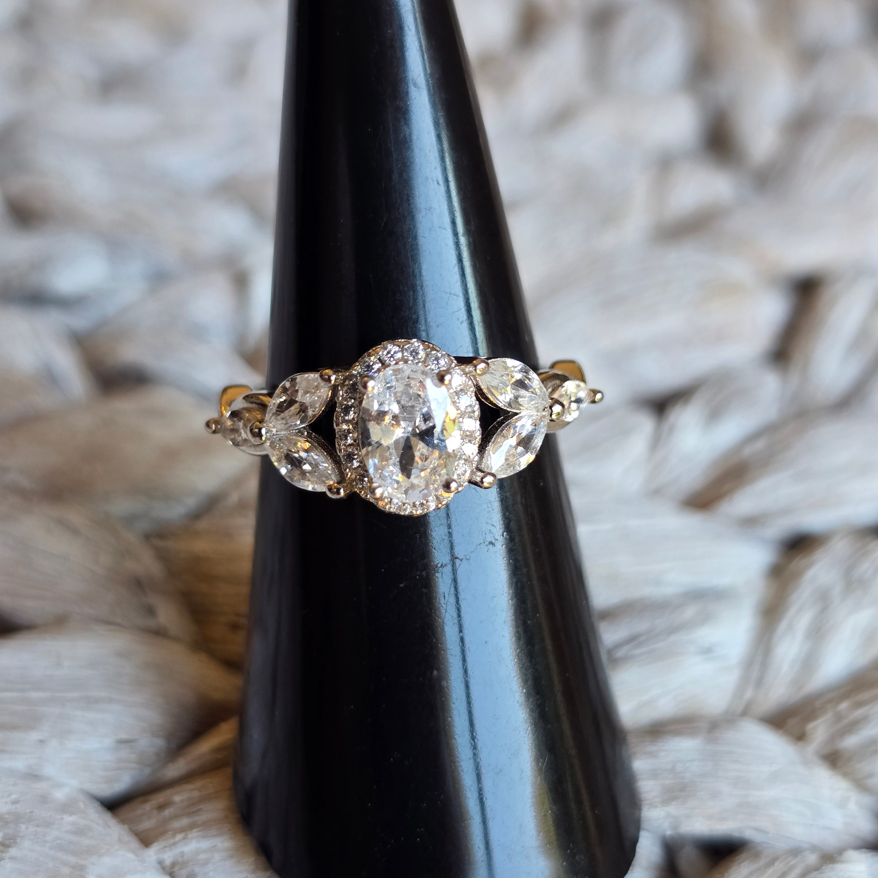 Oval Halo Cz ring
