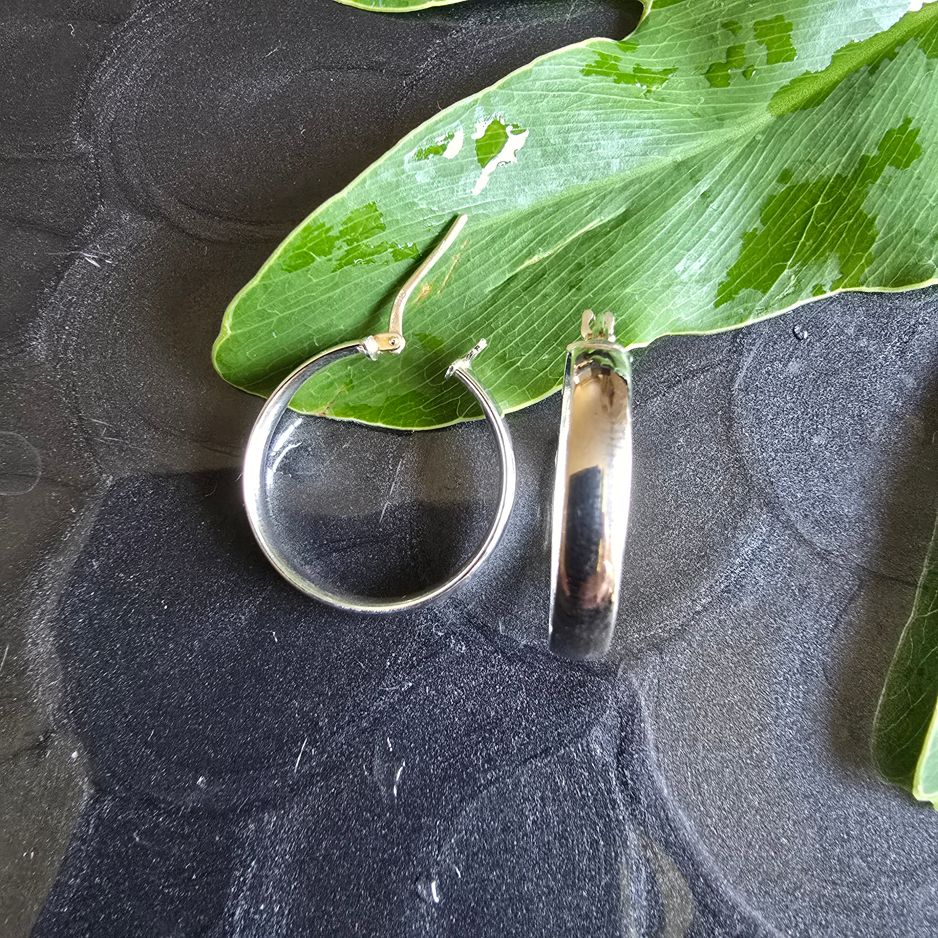 22mm Flat 4mm Hoops