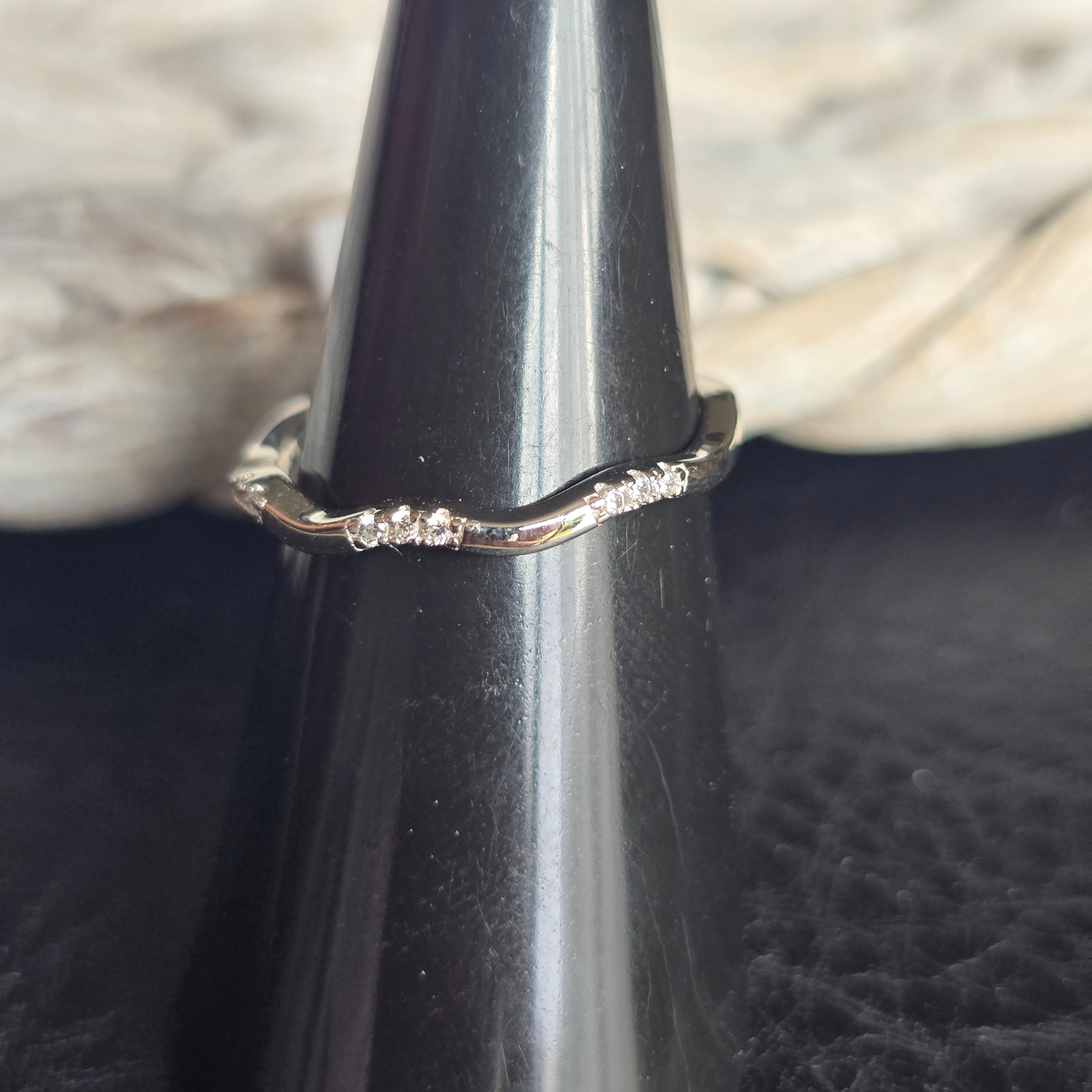 Waved Cz ring