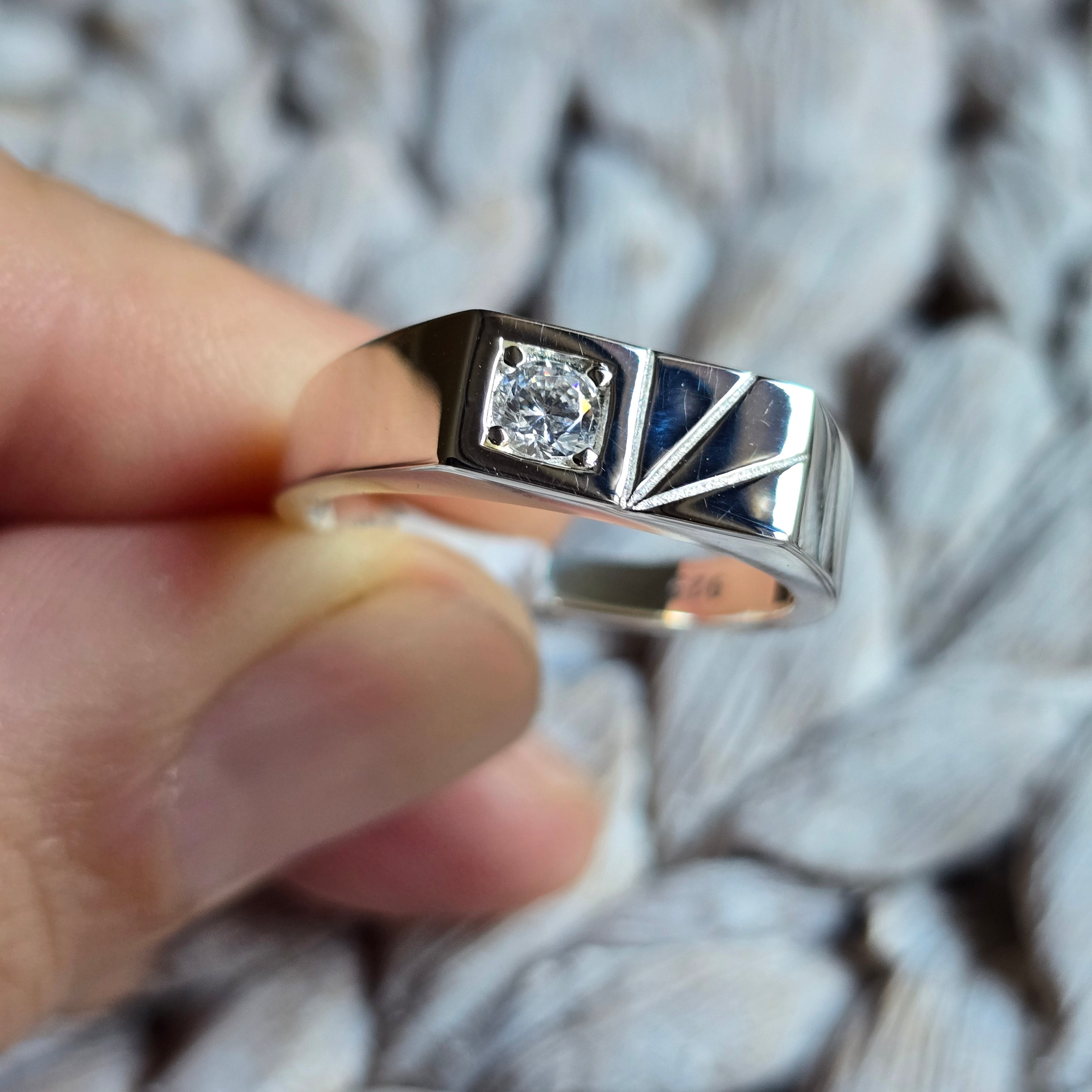Flat Cz ring