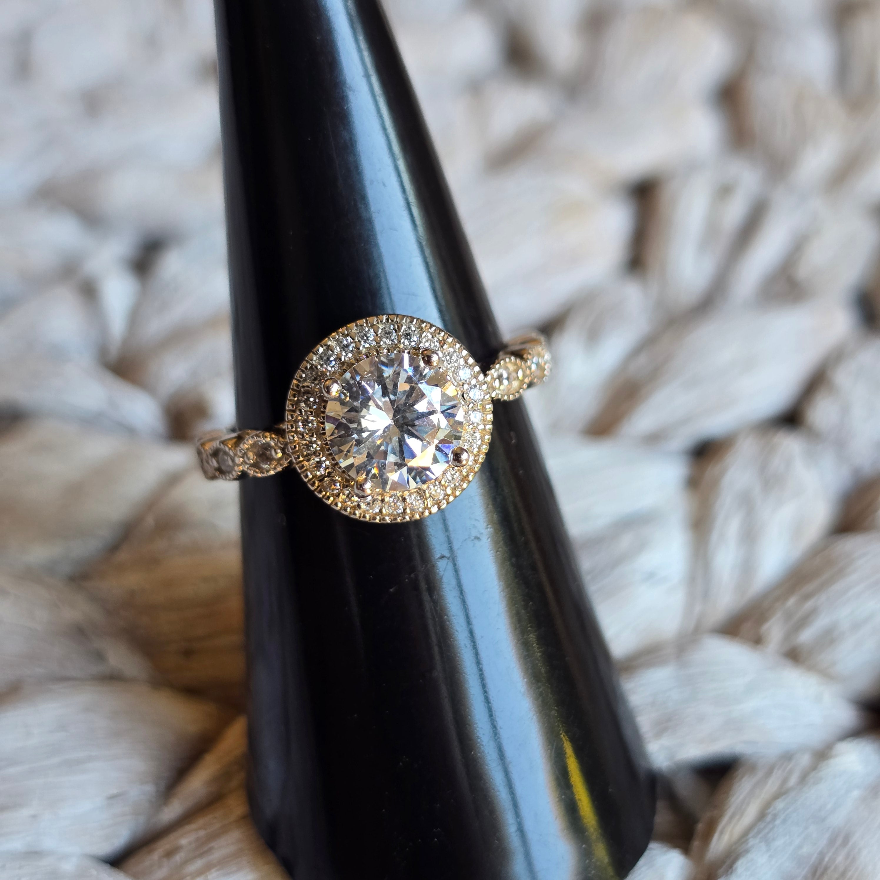 Round Halo Cz ring