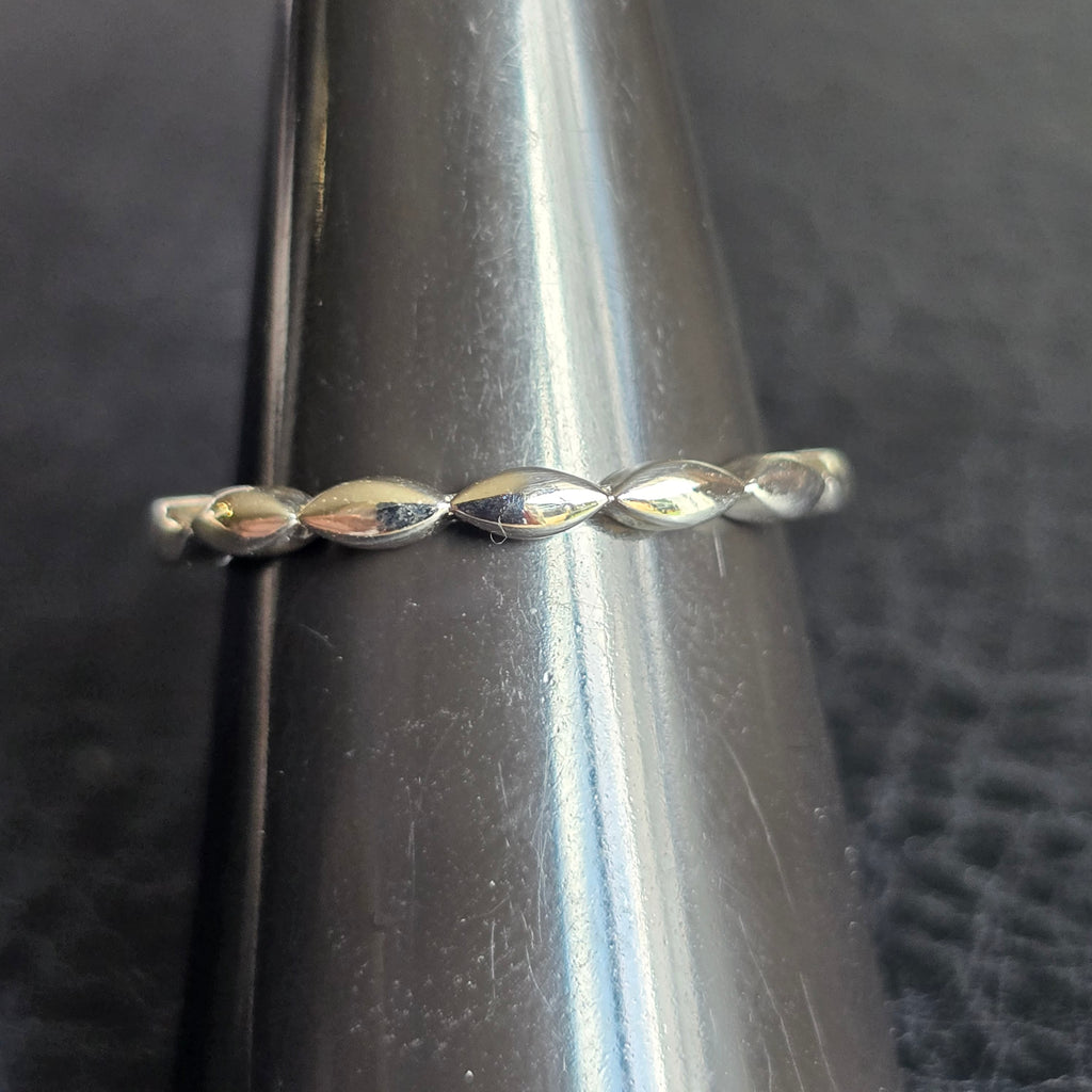 Geometric band ring