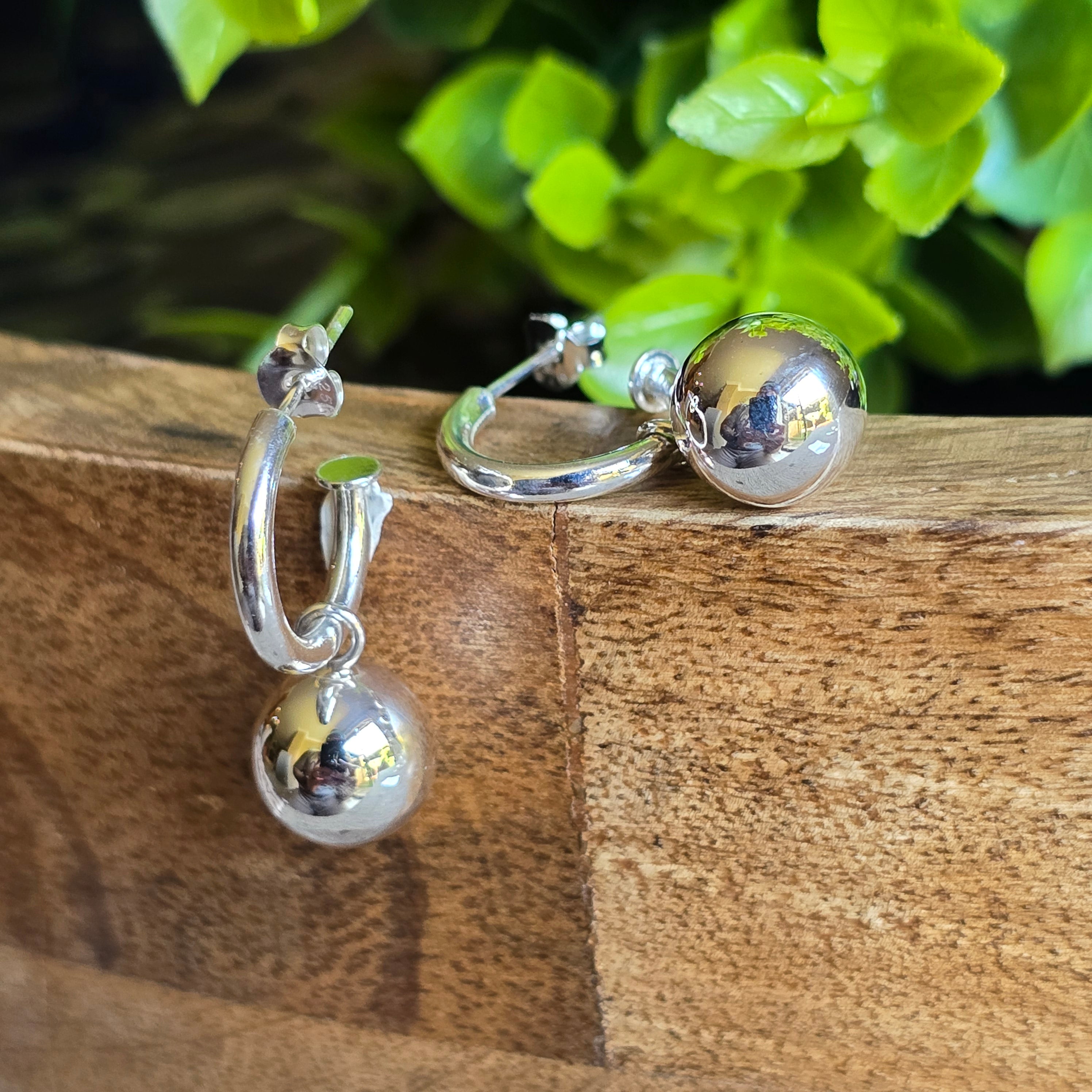 10mm Silver Ball Pretty Woman Studs