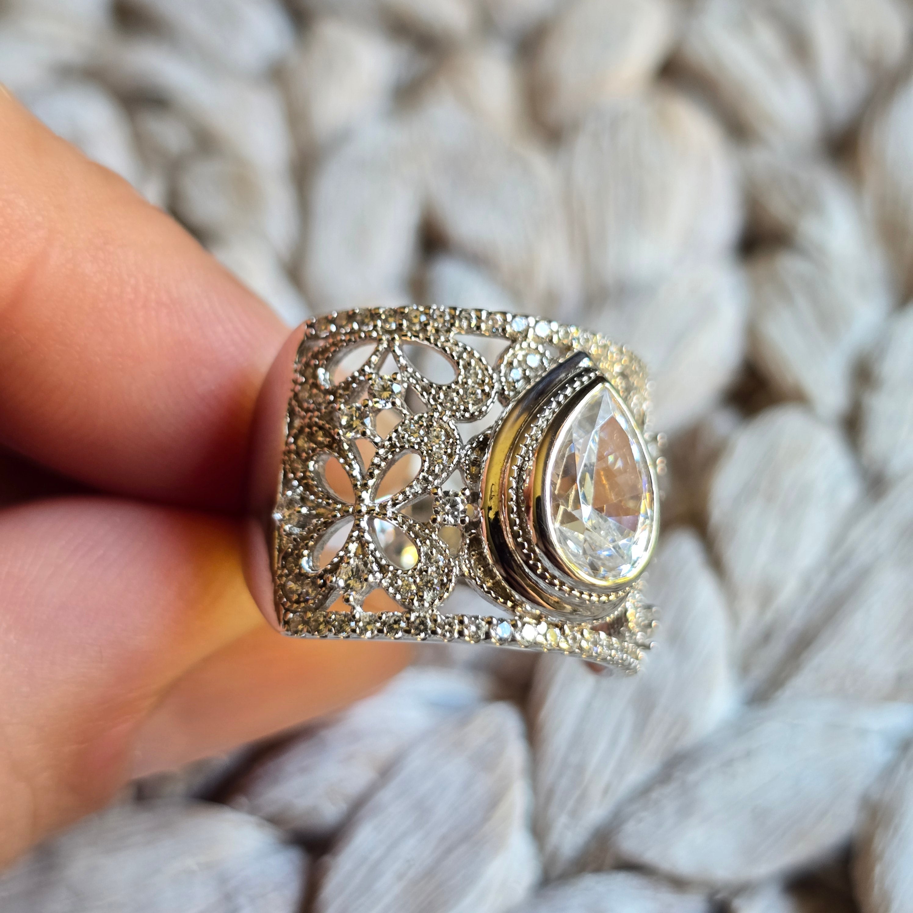 Teardrop Vintage ring