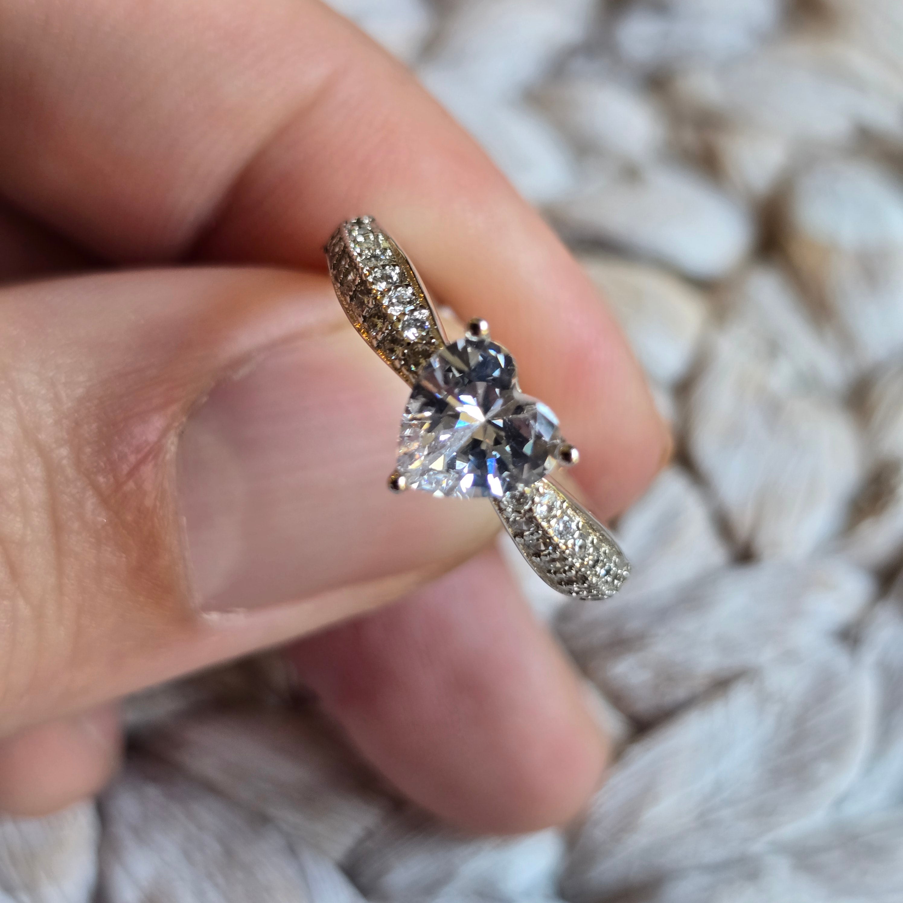 Heart Cz ring