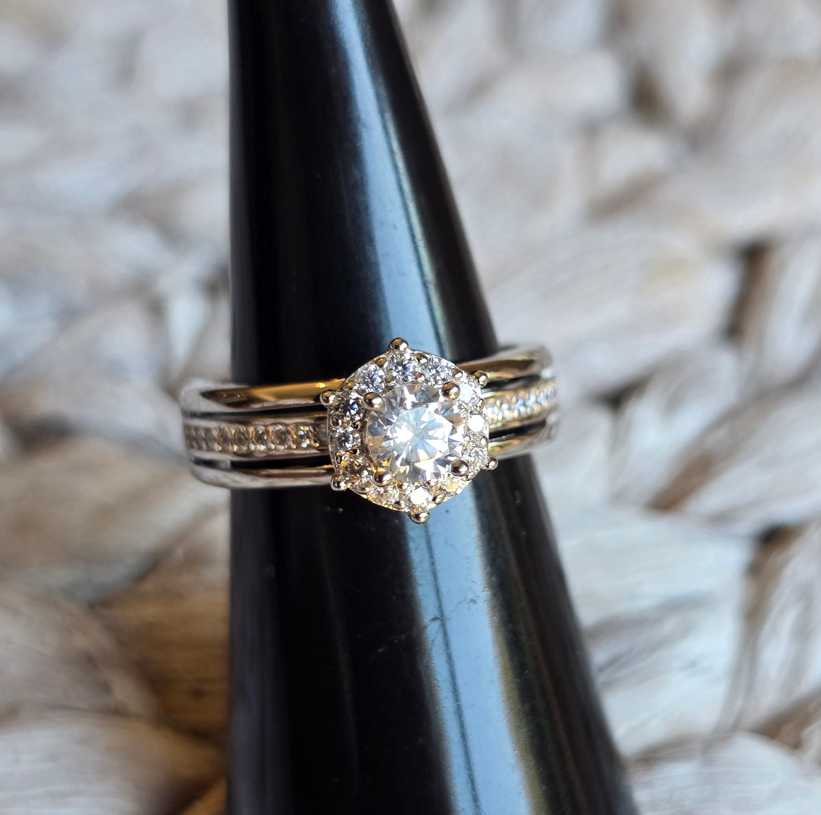 Round Halo Cz ring
