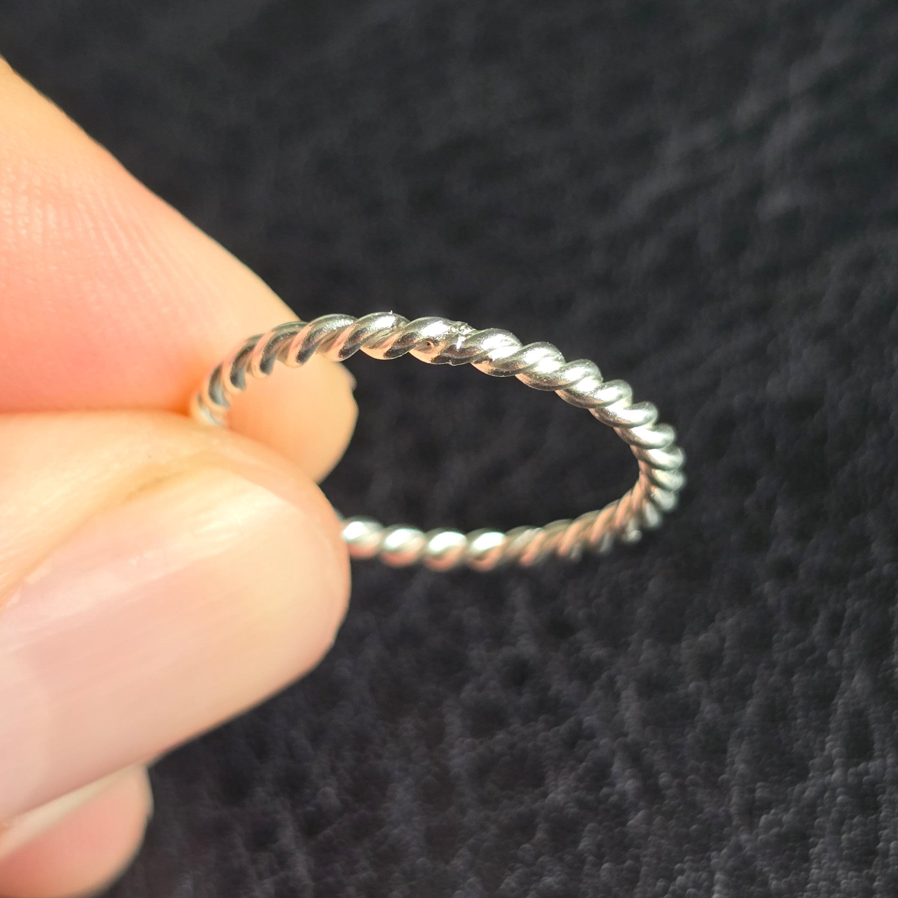 Plain Twisted ring