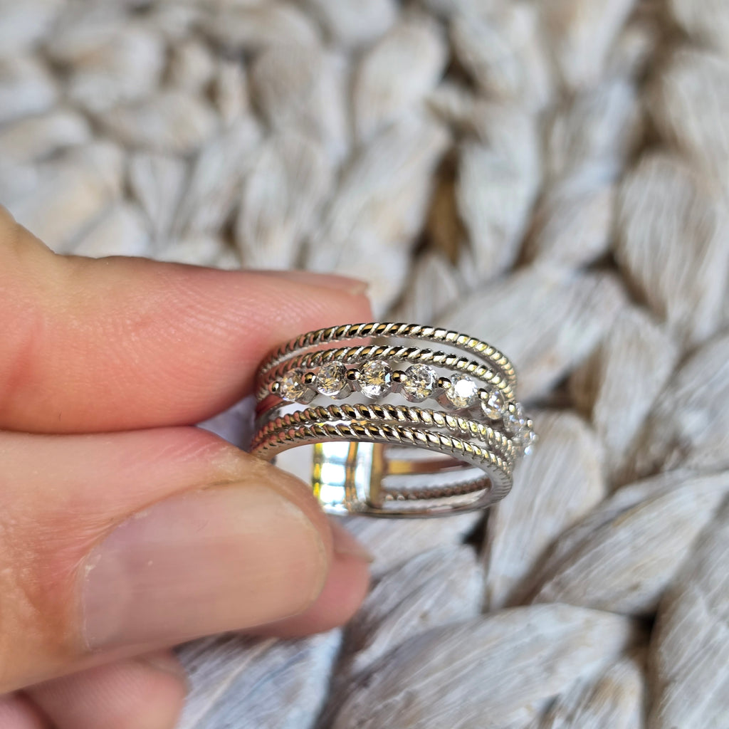 Cz Twisted ring