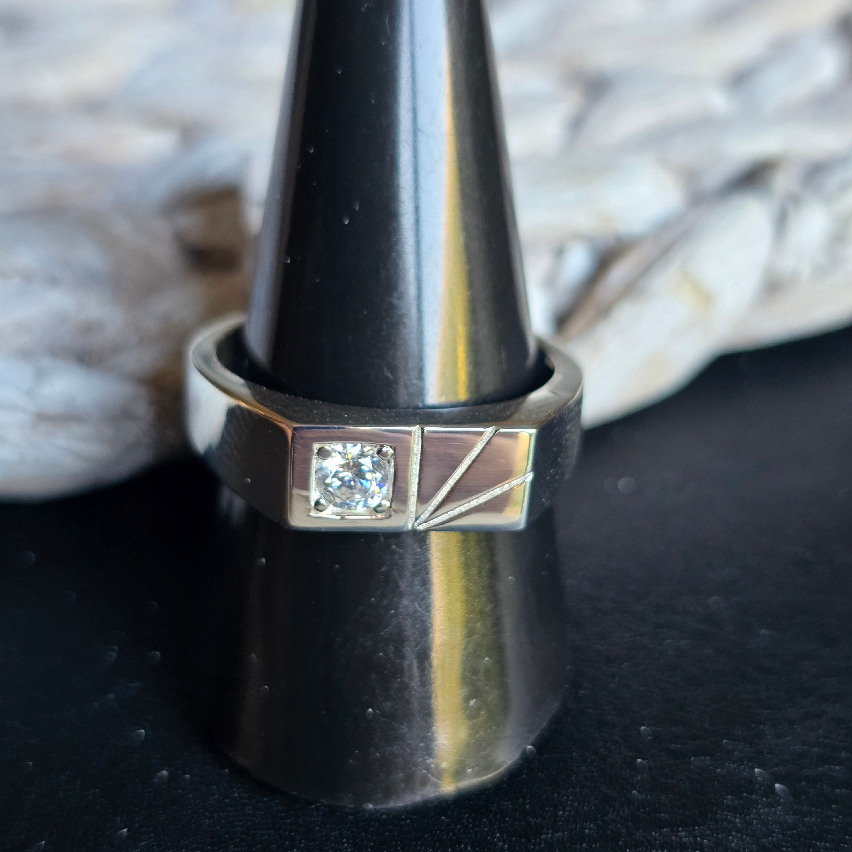 Flat Cz ring