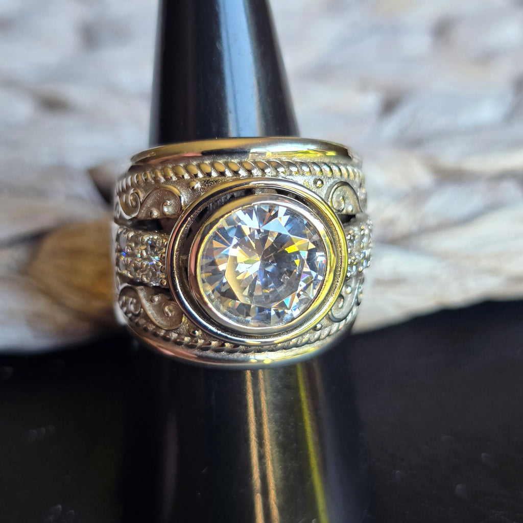 Round Enclosed Antique ring