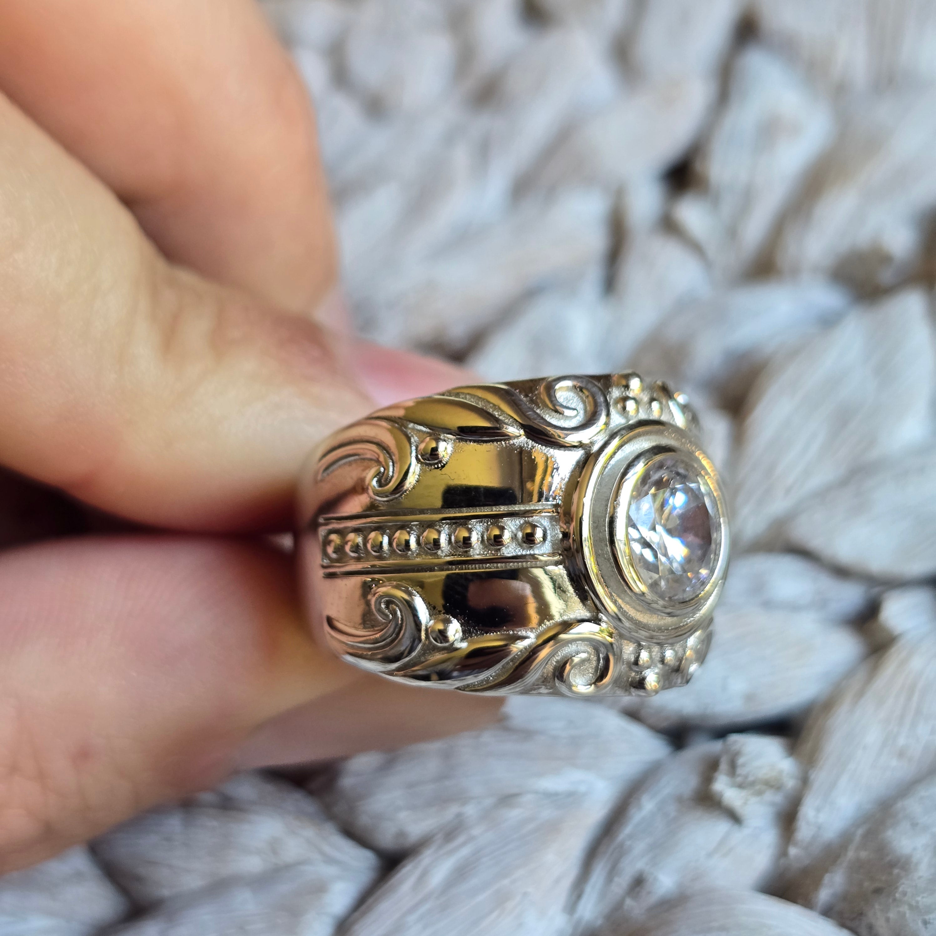 Round Enclosed Vintage ring