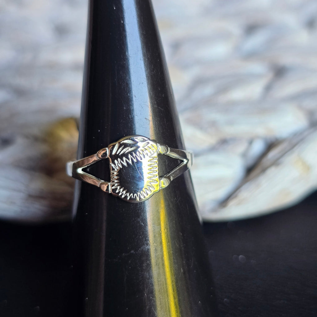 Signet ring