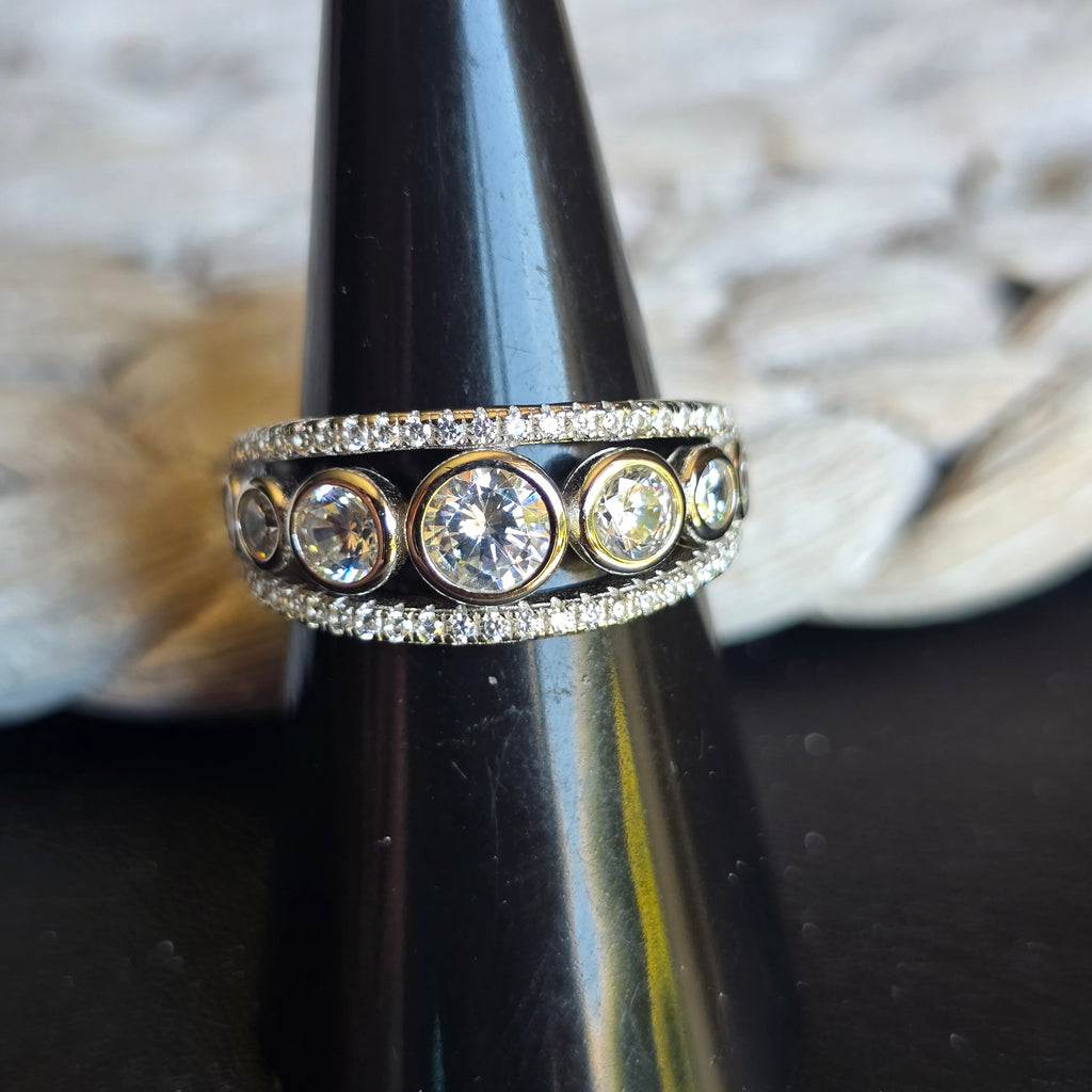 Round Cz ring