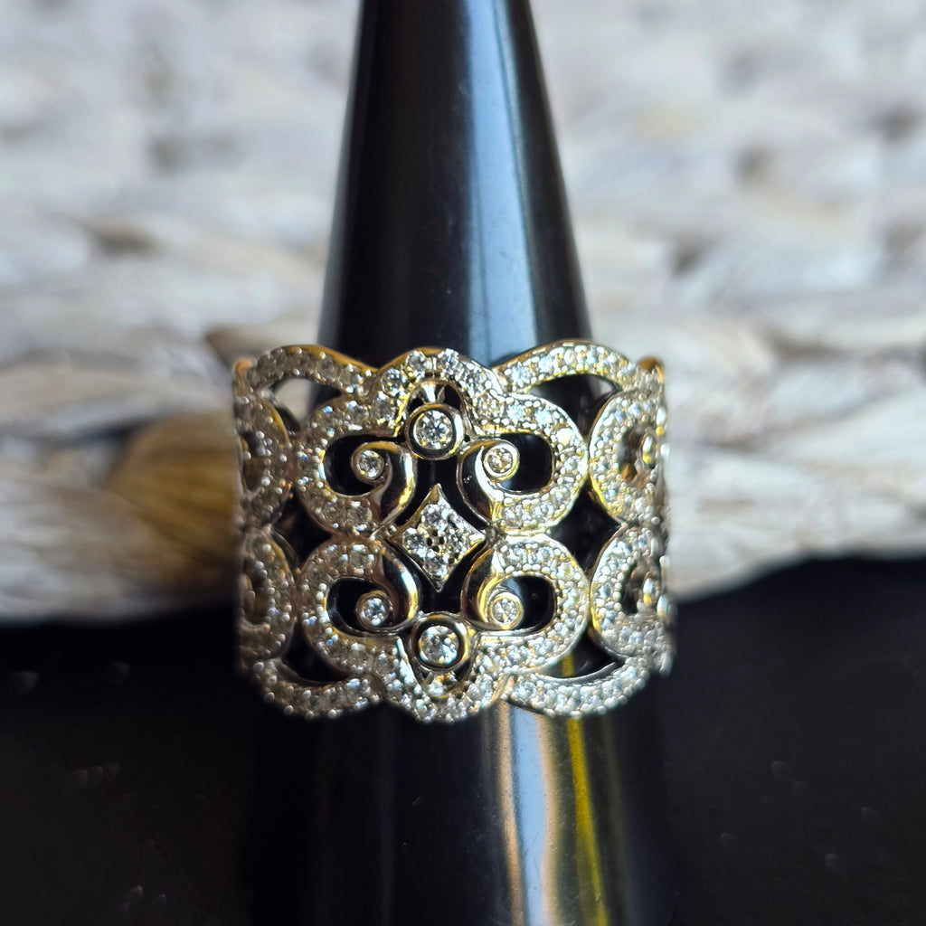 Antique style ring