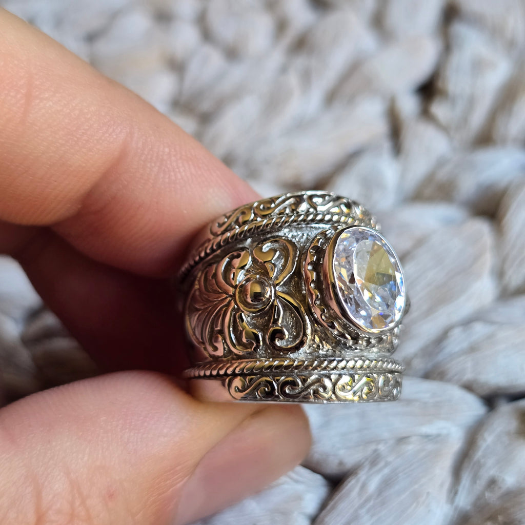 Oval Vintage ring