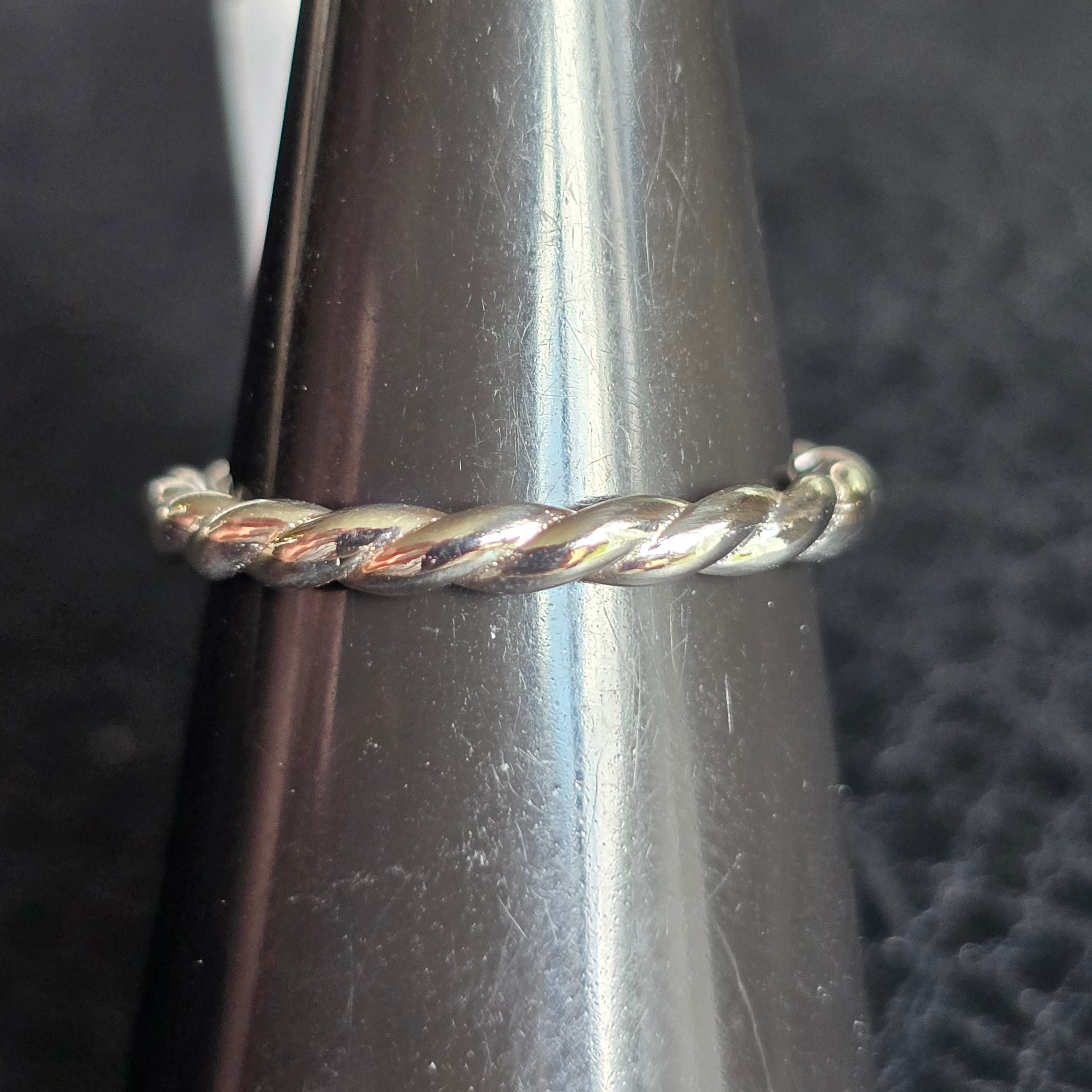 Twisted ring