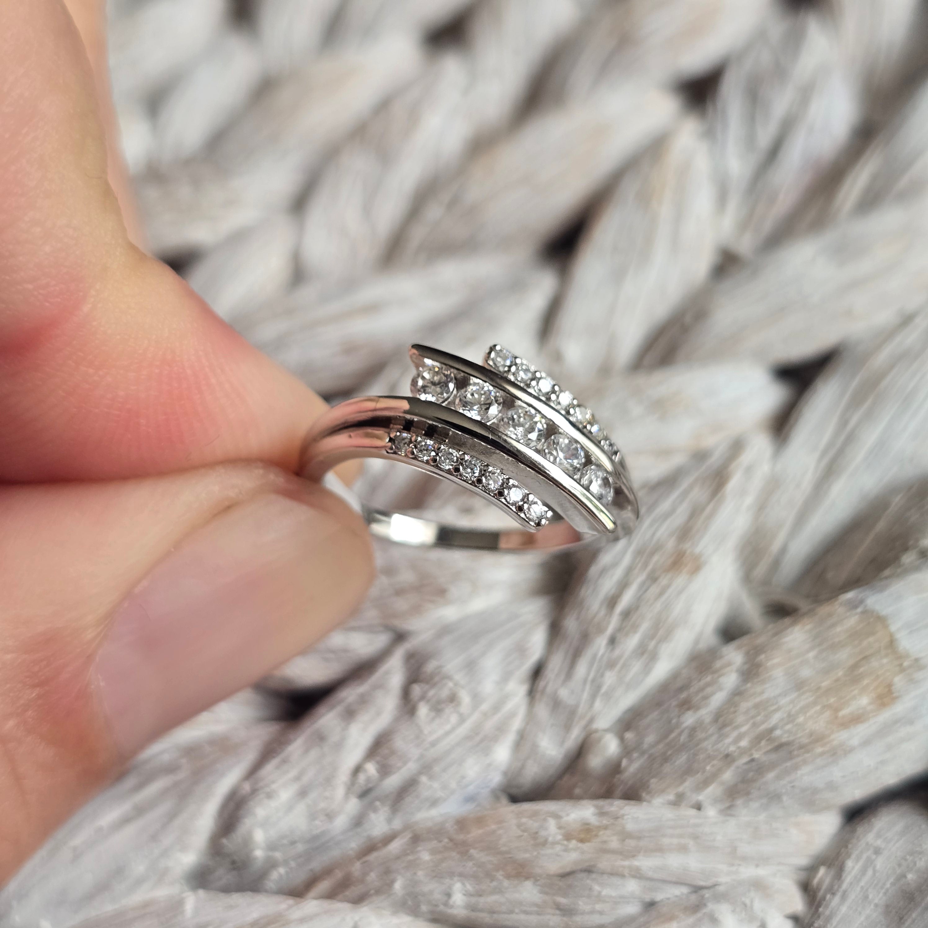 Swirl Cz ring