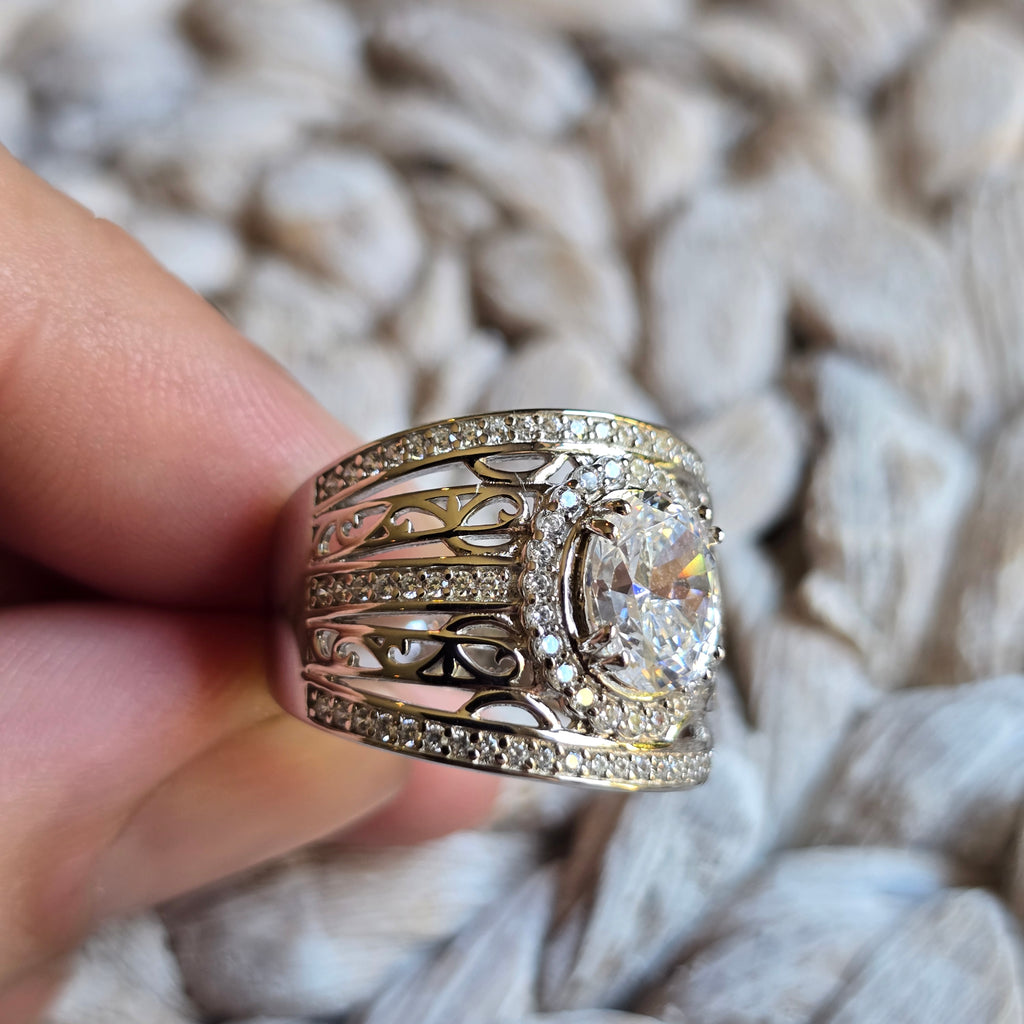 Oval Halo Cz ring