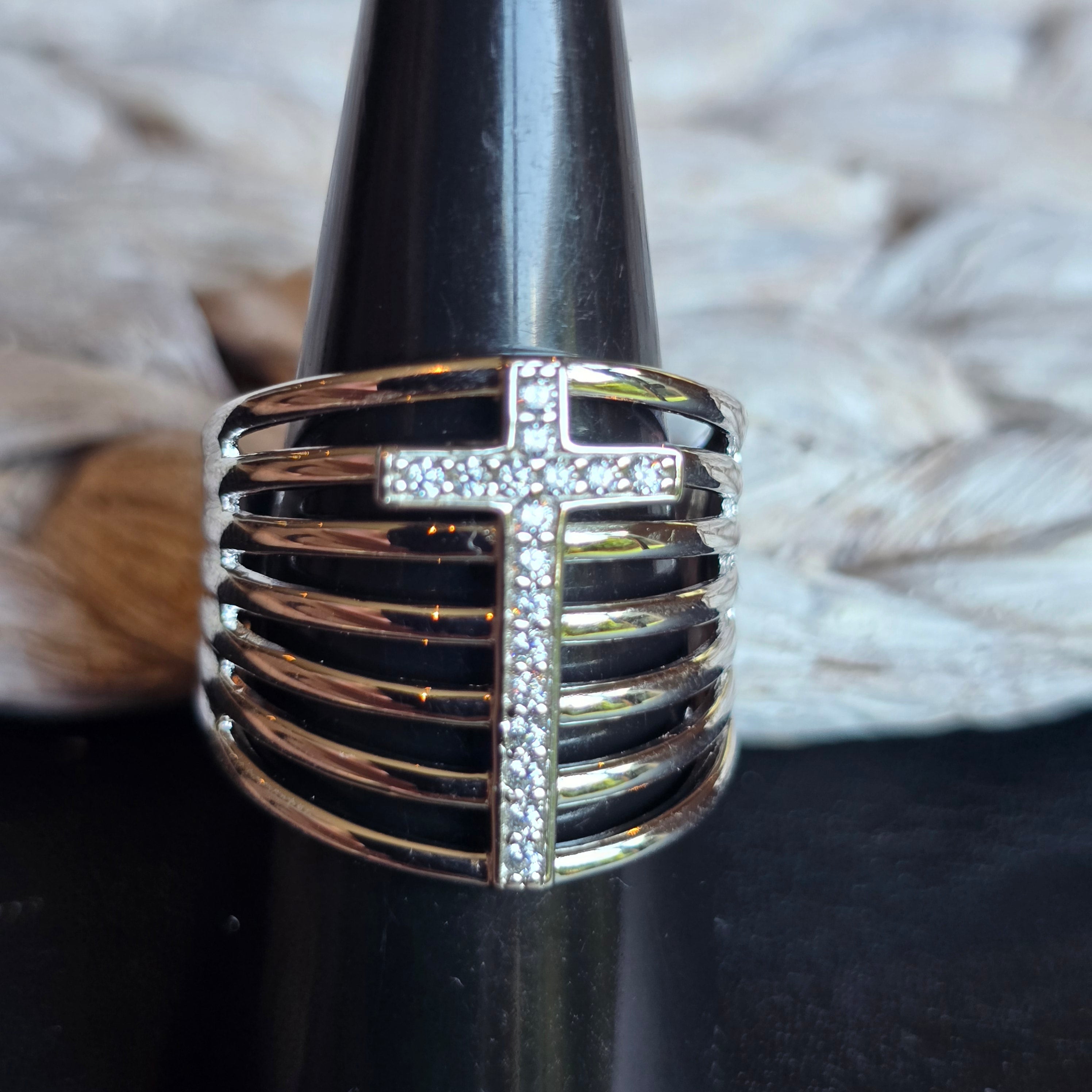 Cross ring