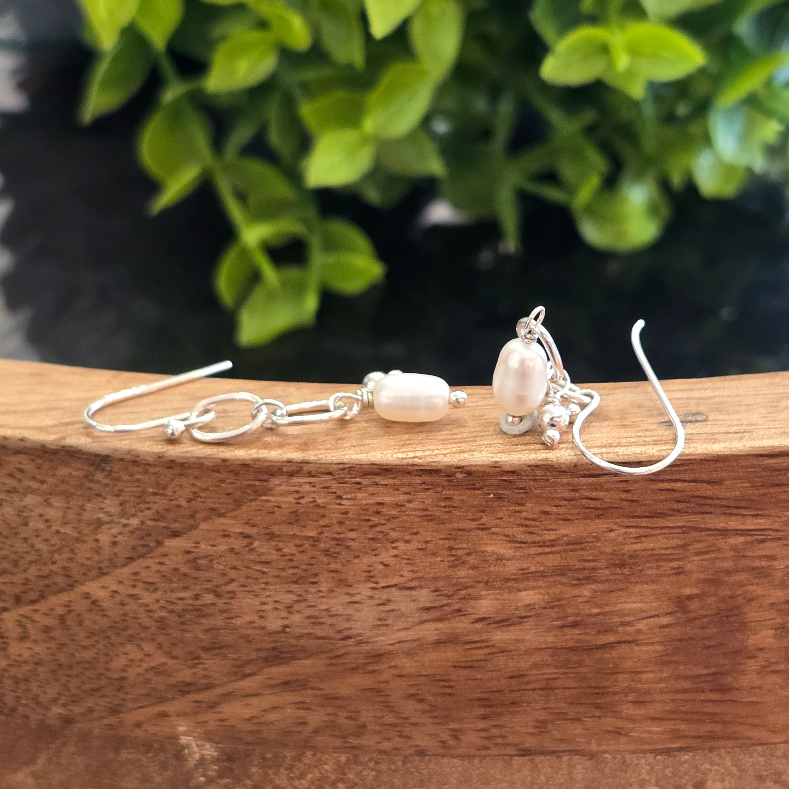 40mm Dangling Paperclip Oval Pearl