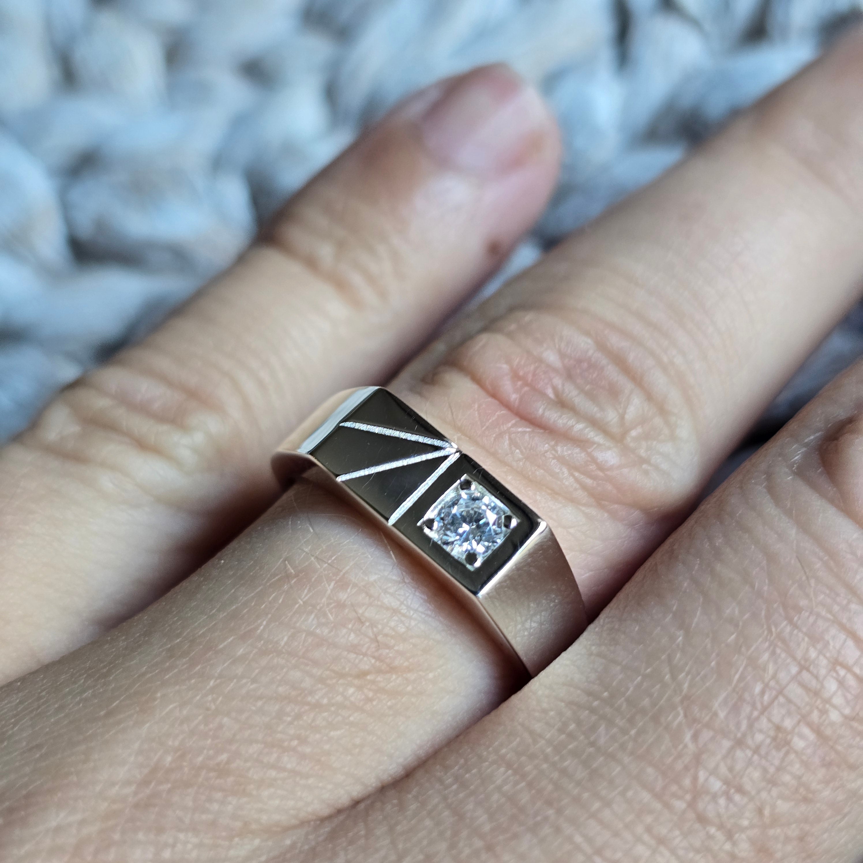 Flat Cz ring