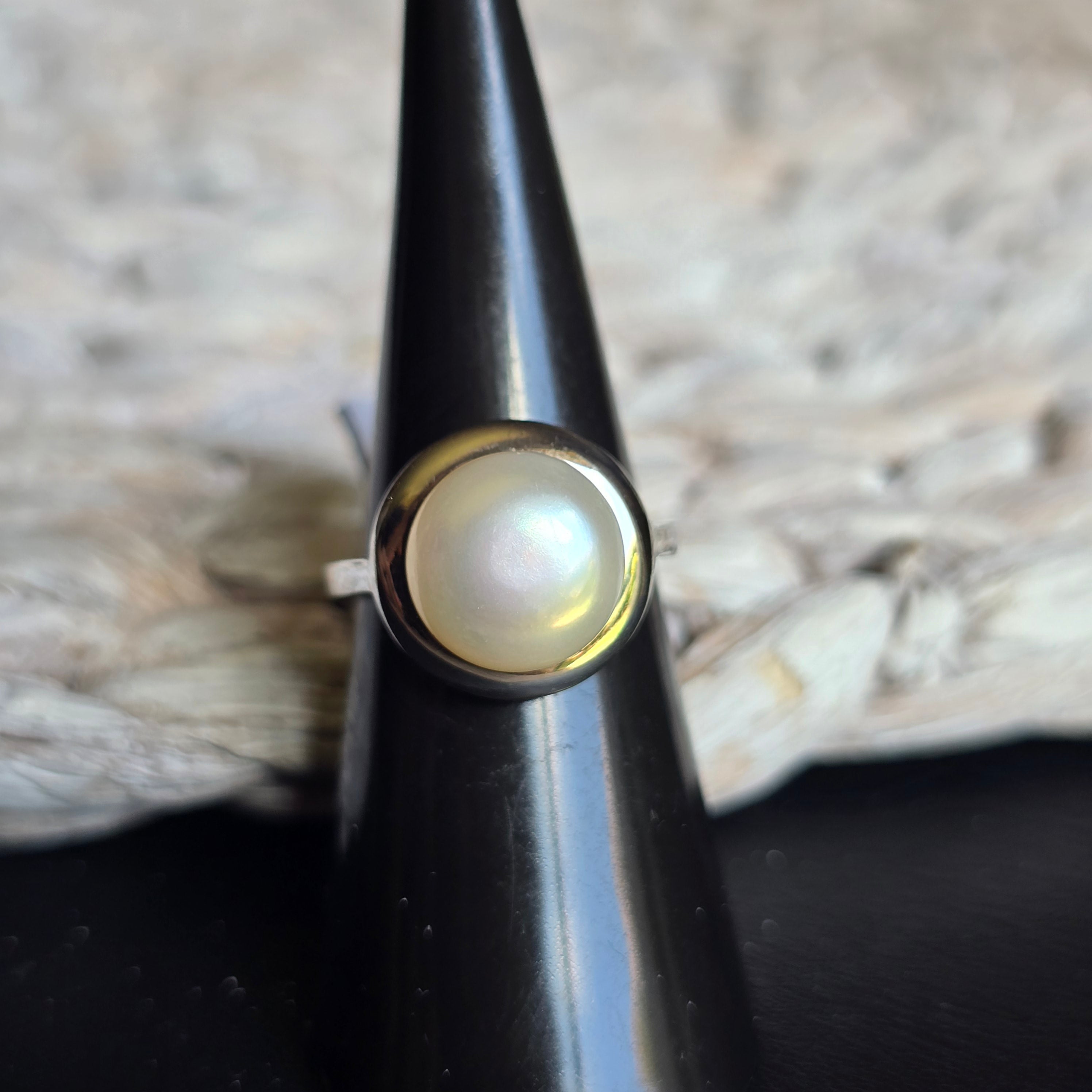Plain Pearl ring