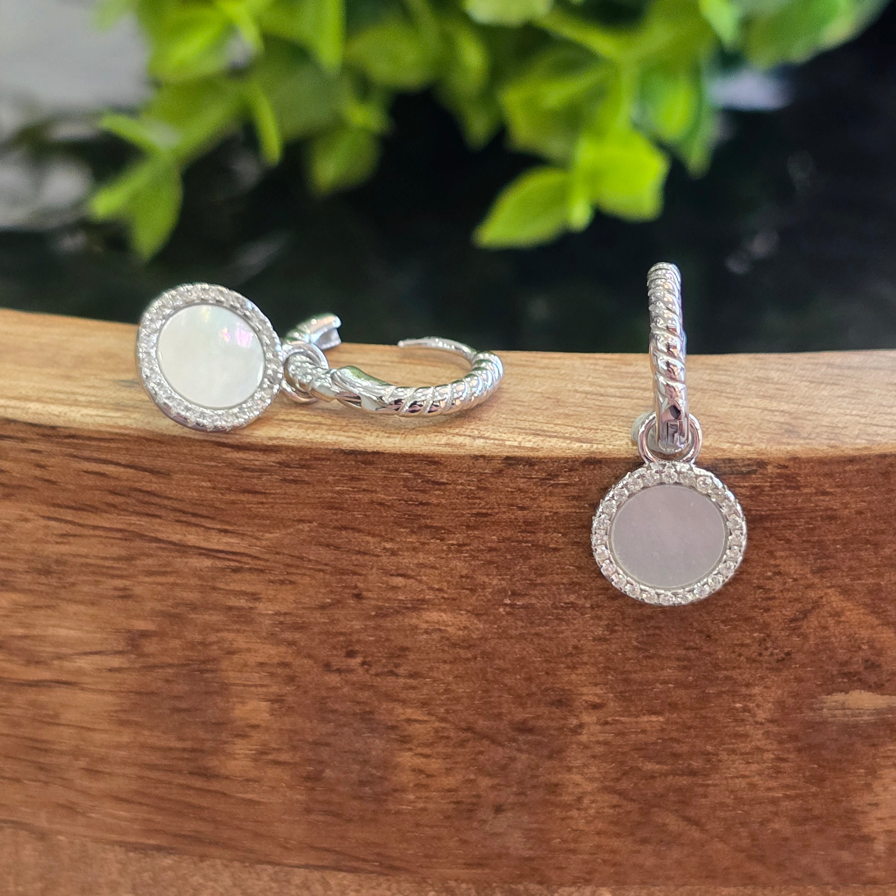 24mm Dangling Mother of Pearl