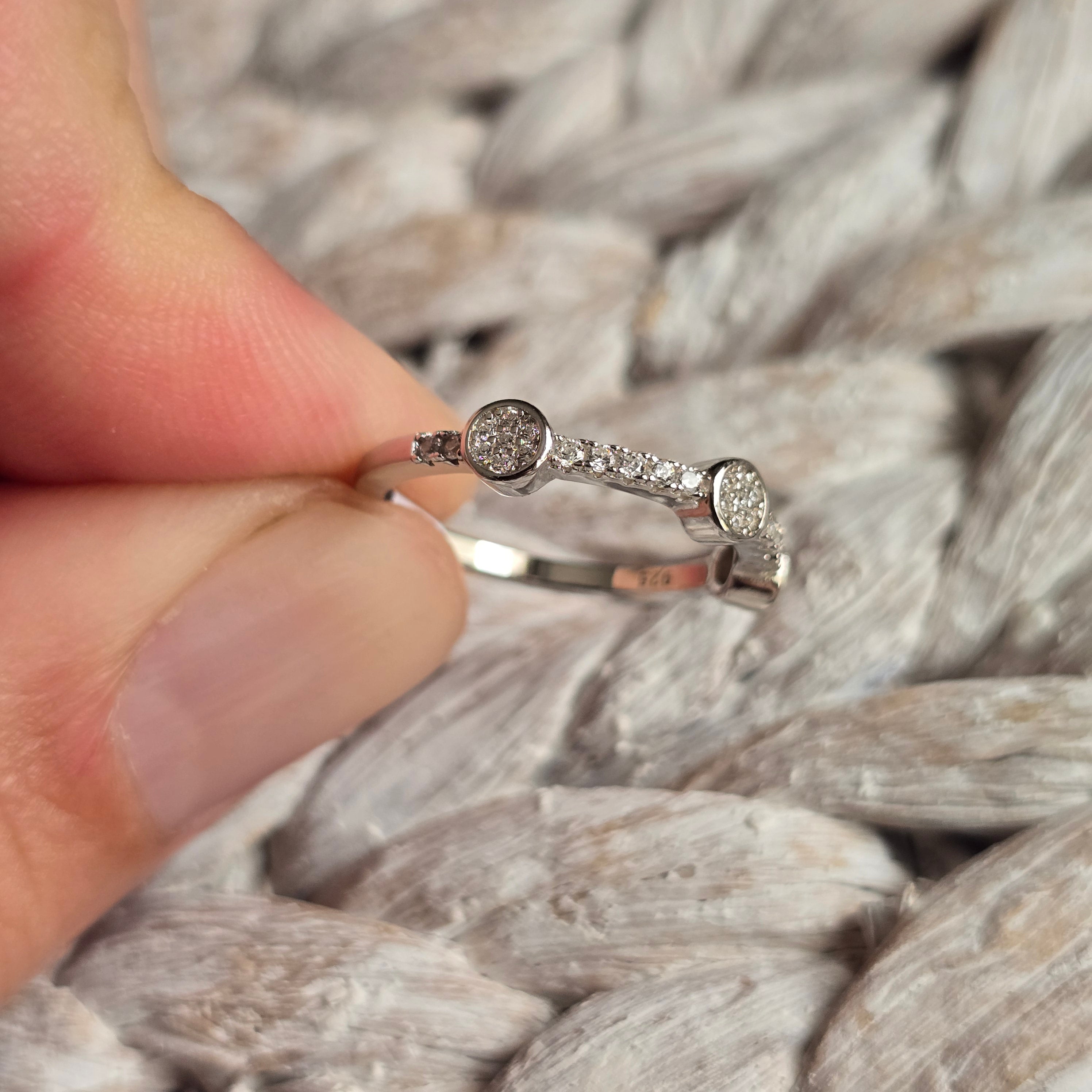Round Cz ring
