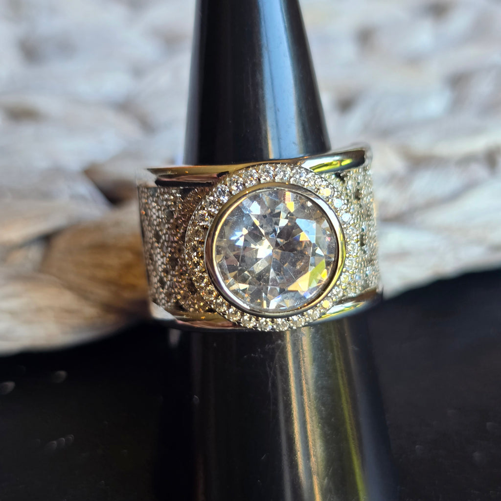 Vintage Round Enclosed Halo ring